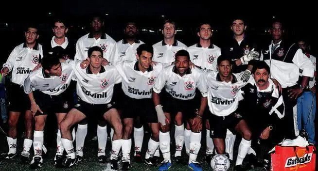 Vintage 1995 Corinthians Home Jersey Size US L / EU 52-54 / 3 - 4 Thumbnail