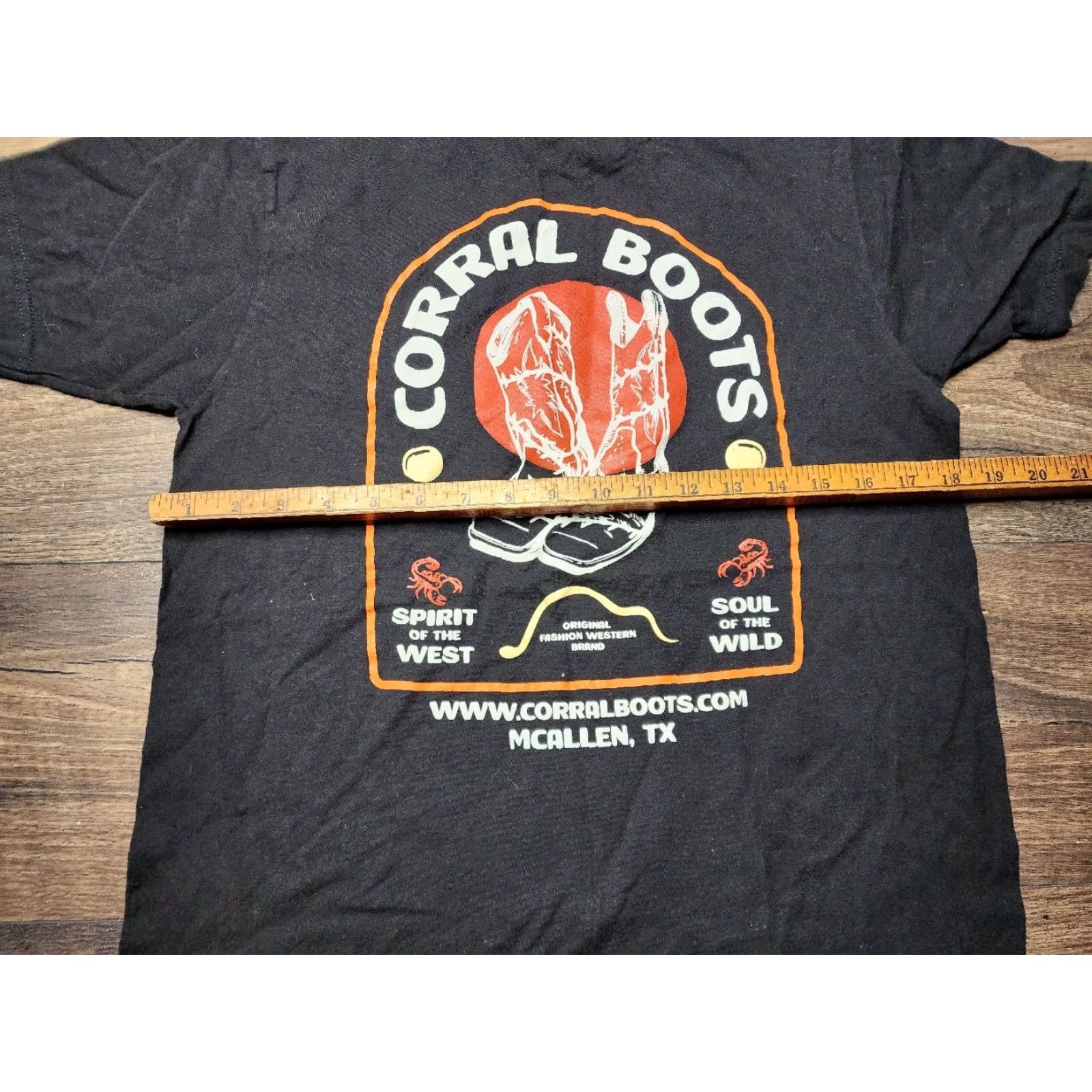 Vintage Double Sided Corral Boots McAllen TX Graphic T Shirt Black S Mens Size US S / EU 44-46 / 1 - 4 Thumbnail