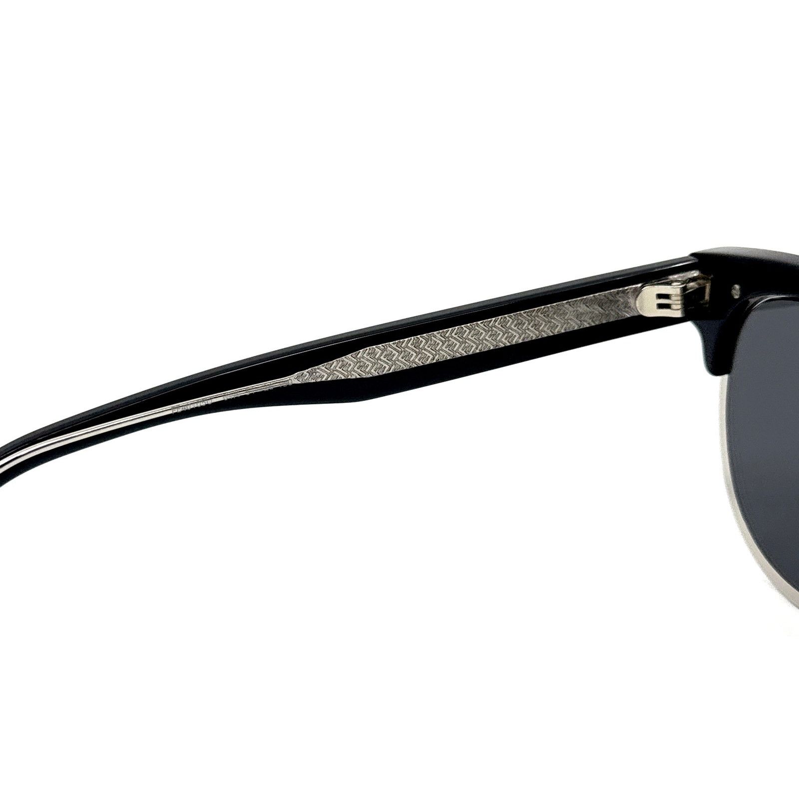 Fendi NEW!!! FENDI Sunglasses FE40105U 01A Authentic Size ONE SIZE - 8 Thumbnail