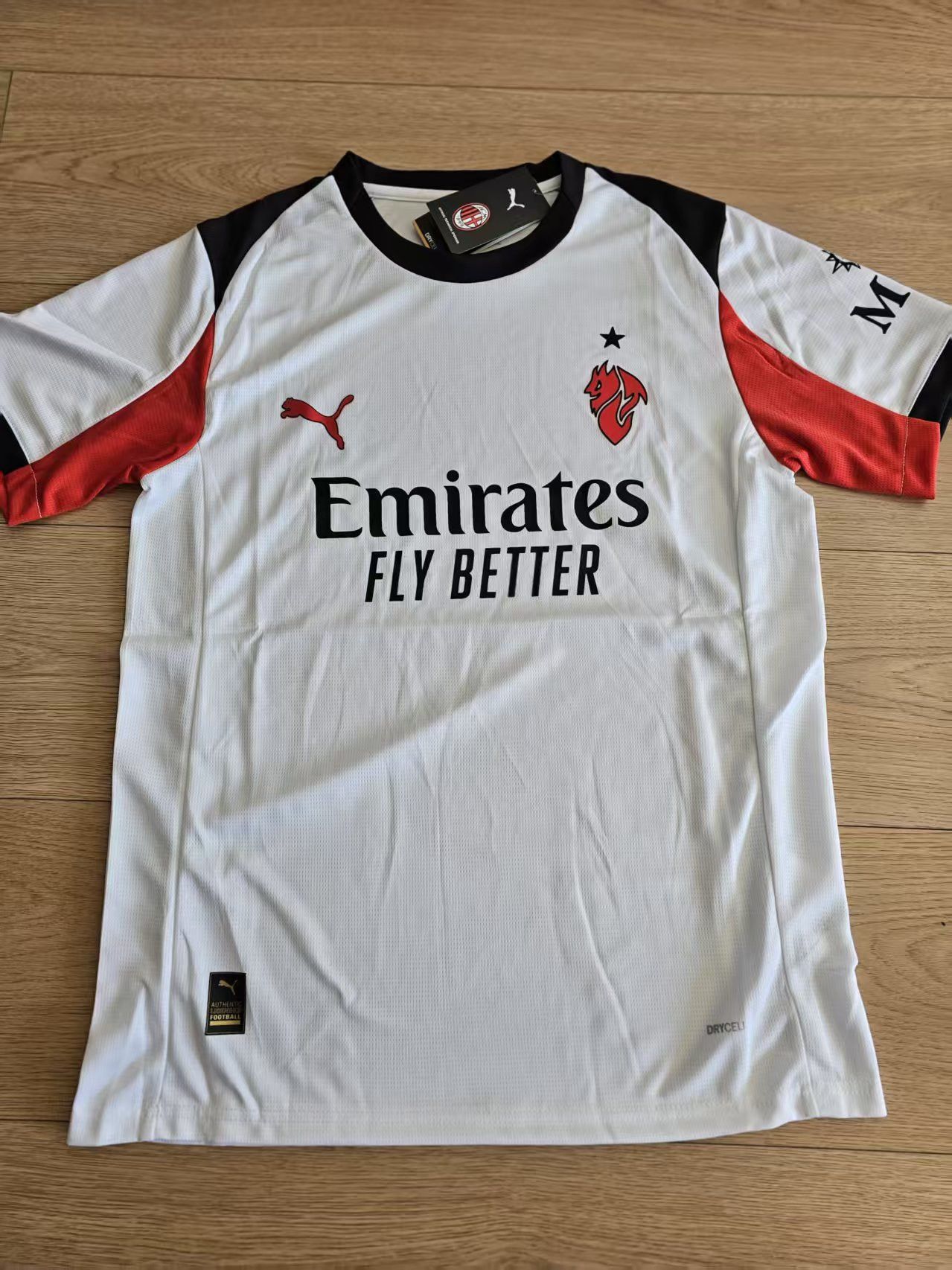 Other 2025 26 AC Milan Jersey White Size US XXL / EU 58 / 5 - 1 Thumbnail