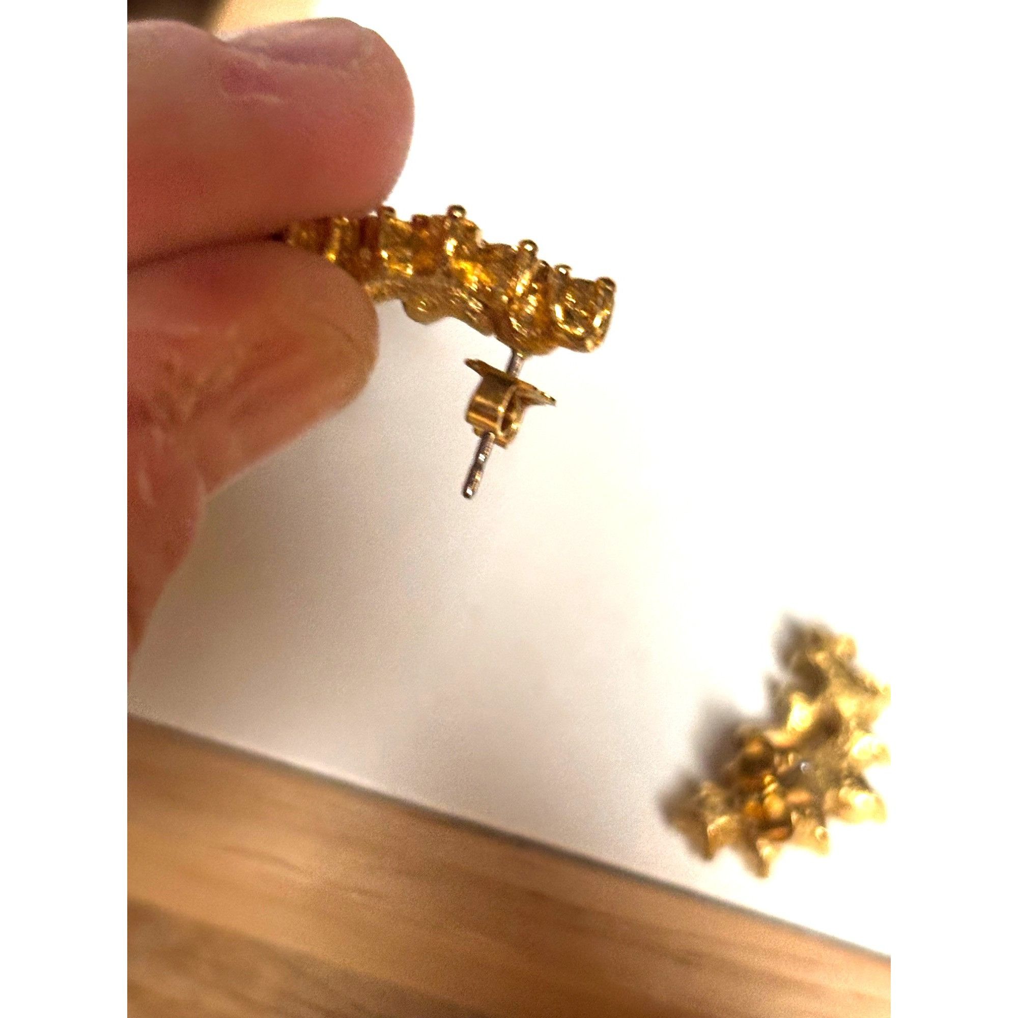 Other Crystal Cluster Gold Tone Stud Earrings Size ONE SIZE - 5 Thumbnail