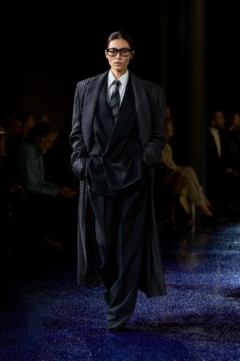 Saint Laurent Paris Saint Laurent Paris Black Gabardine Double Breasted Wool S Size 48R - 7 Thumbnail