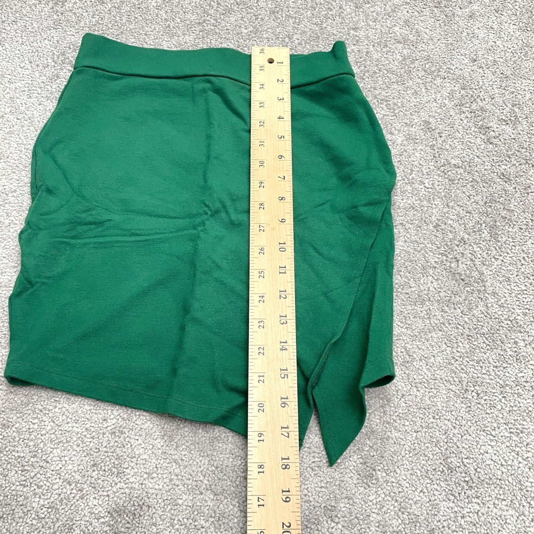 Forever 21 FOREVER 21 Wrap Mini Skirt Juniors M Green Casual Pencil Asymmetric Stretch Front Slit Lightweight Knit Size 32" / US 10 / IT 46 - 4 Thumbnail