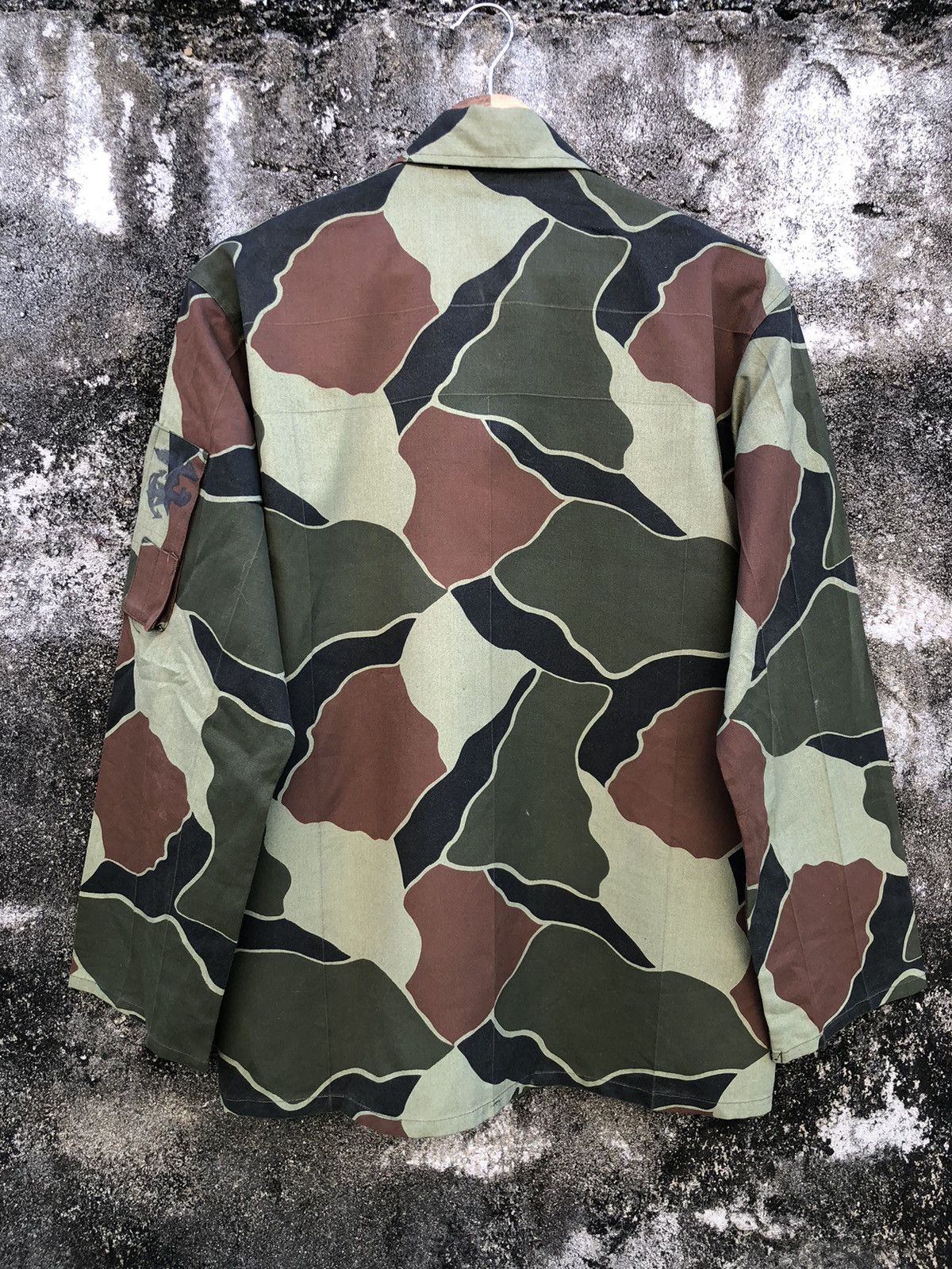 Vintage Vintage 80s Military Army Tortoise Shell Camo Button Shirts Size US M / EU 48-50 / 2 - 2 Thumbnail