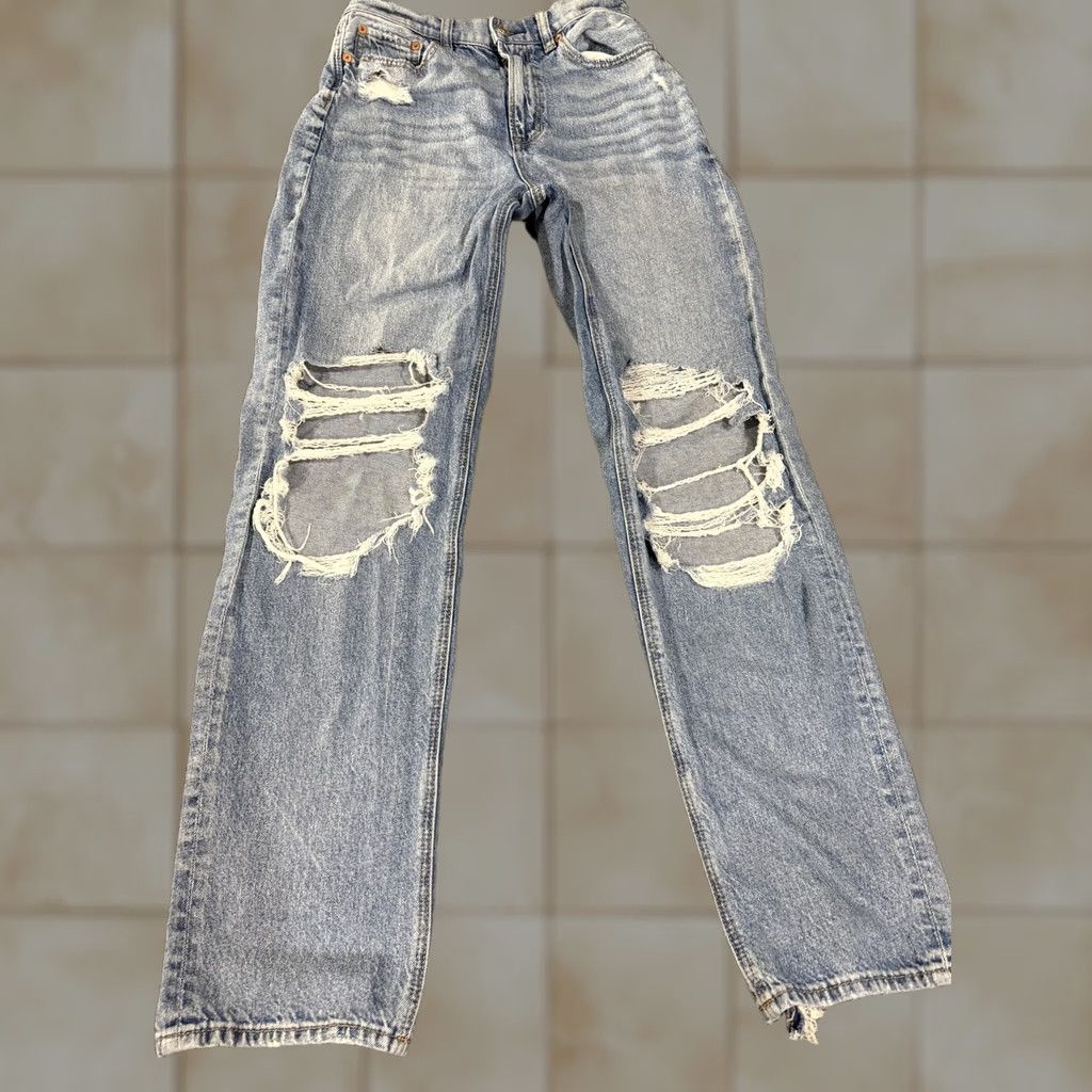 American Eagle Outfitters VINTAGE American Eagle Jeans Womens Highest Rise Baggy Straight Light Wash Distressed 2 Regular Jeans Womens Size 26" / US 2 / IT 38 - 1 Thumbnail