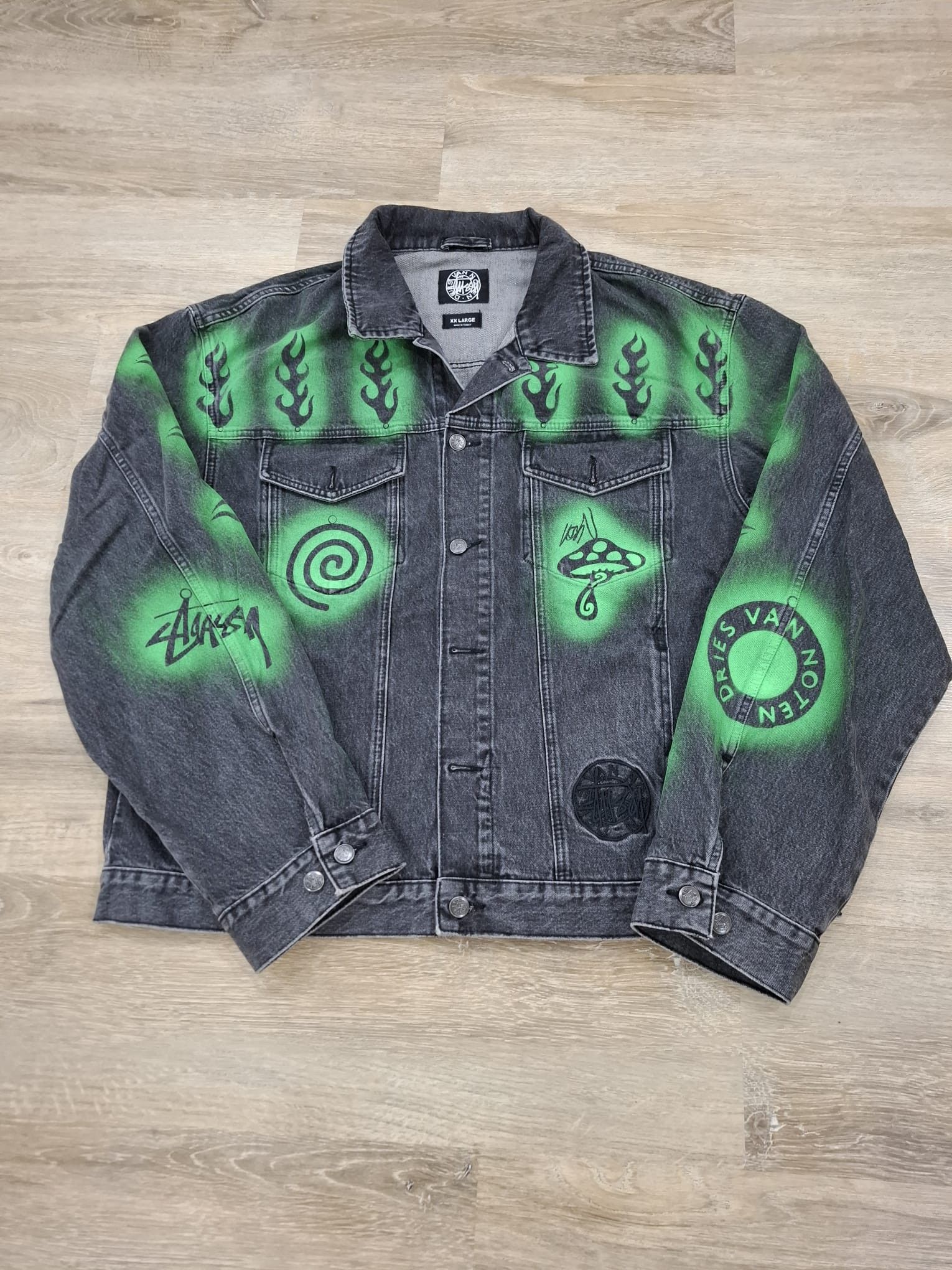 Dries Van Noten × Stussy Hand-Stencilled Denim Jacket Size US XXL / EU 58 / 5 - 5 Thumbnail