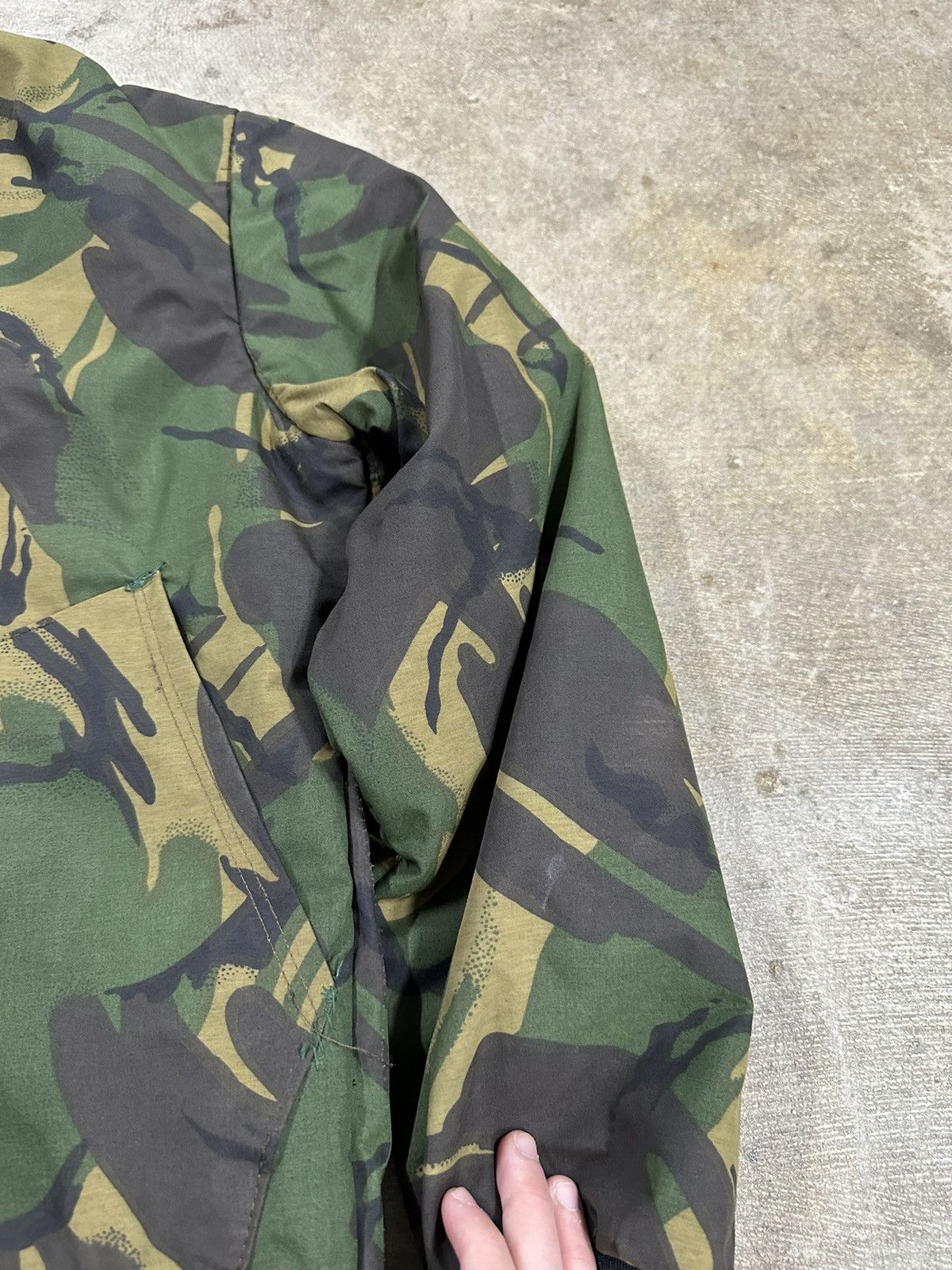 Vintage Vintage 80s Army Military Camouflage Bomber Jacket USA Size US S / EU 44-46 / 1 - 6 Thumbnail