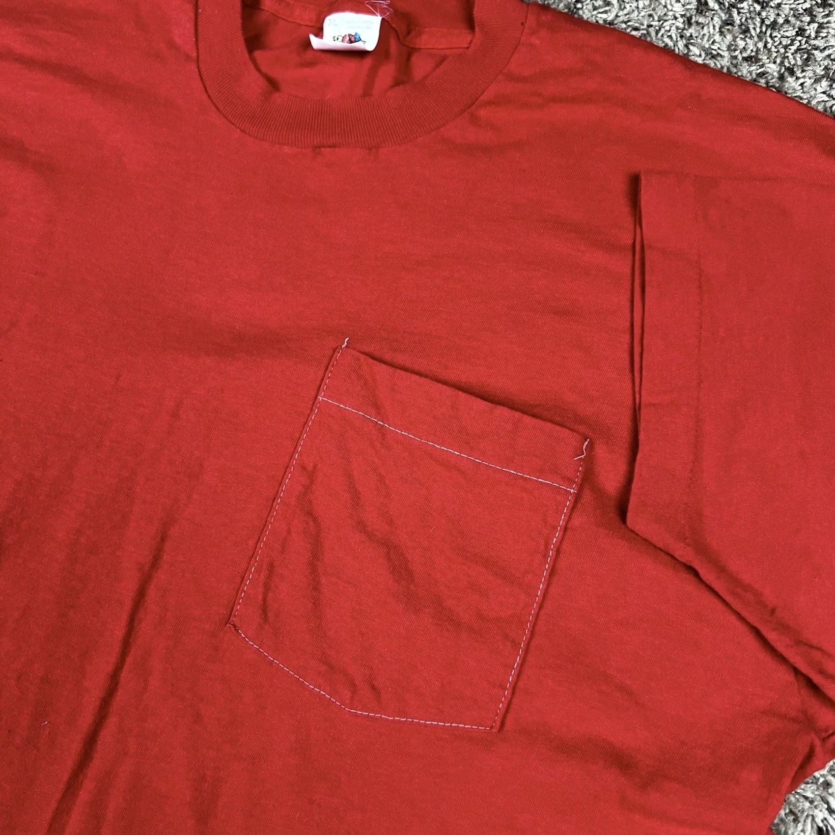 Fruit Of The Loom VINTAGE Fruit Of The Loom Shirt Selvedge Pocket 90s Red 100% Cotton Large Unisex Adults Short Sleeve Crew Neck T-Shirt Mens Womens Size US L / EU 52-54 / 3 - 4 Thumbnail