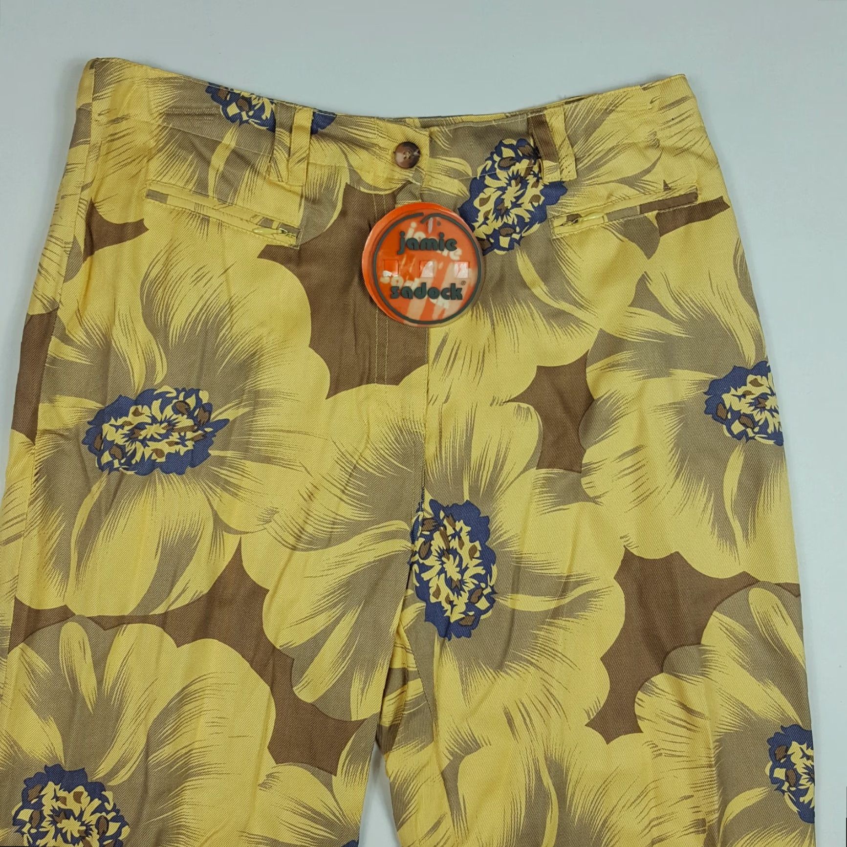 Vintage VINTAGE Jamie Sadock Capris Women's Size 6 100% Silk Floral Yellow Golf Tapered Pants 90s Flower Casual Pockets Size 28" / US 6 / IT 42 - 2 Thumbnail