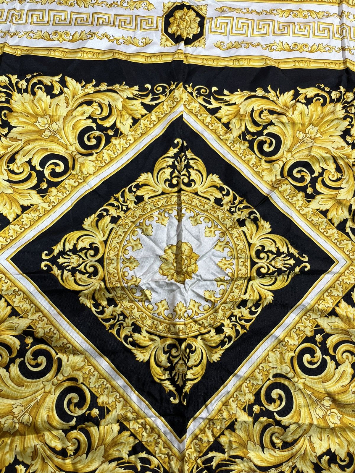 Versace Versace Silk Scarf Very Rare Gold Size ONE SIZE - 7 Thumbnail