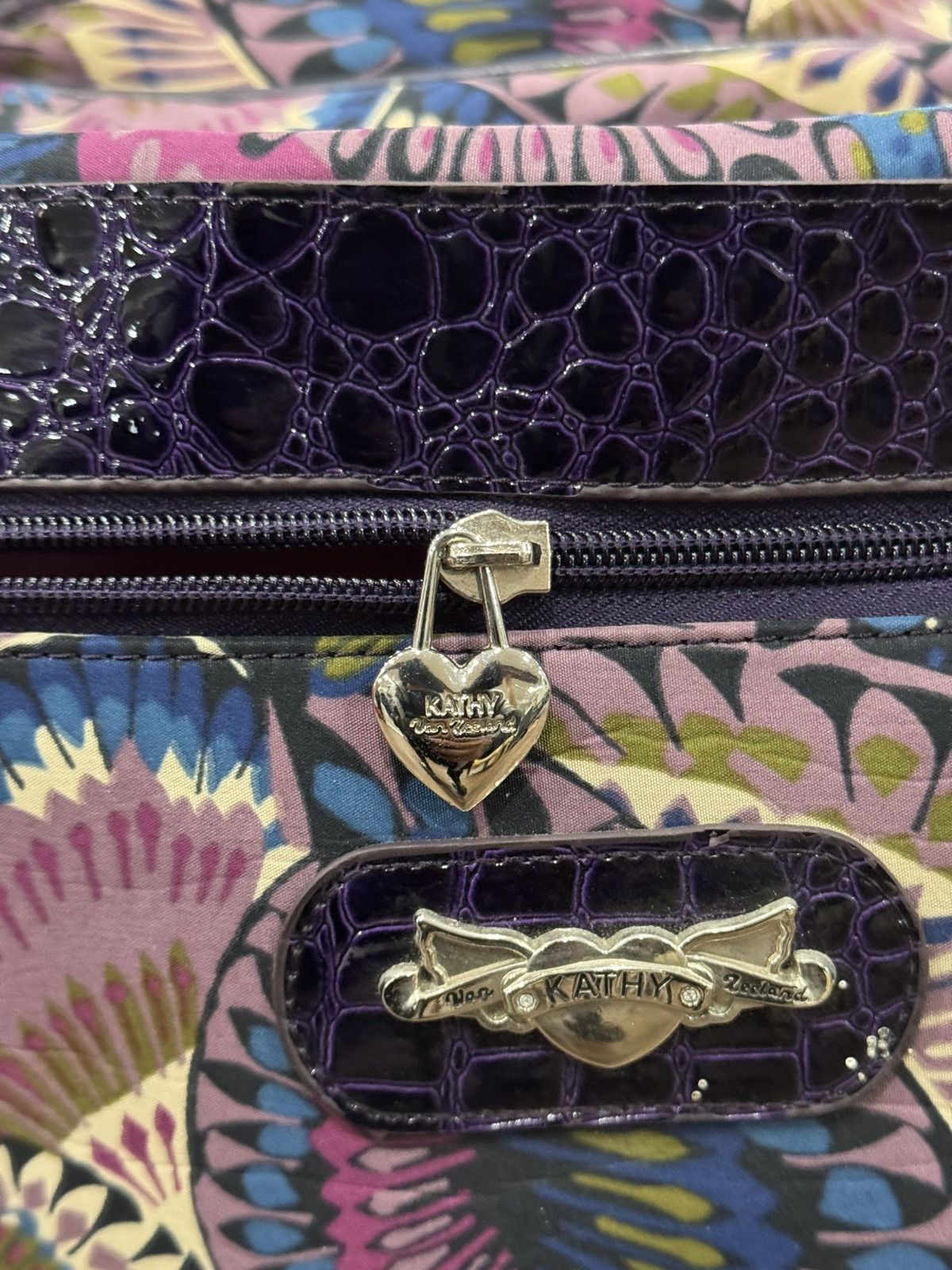 Vintage Kathy Van Zeeland Vintage Y2K Psychedelic Rolling Duffel Bag Size ONE SIZE - 17 Thumbnail
