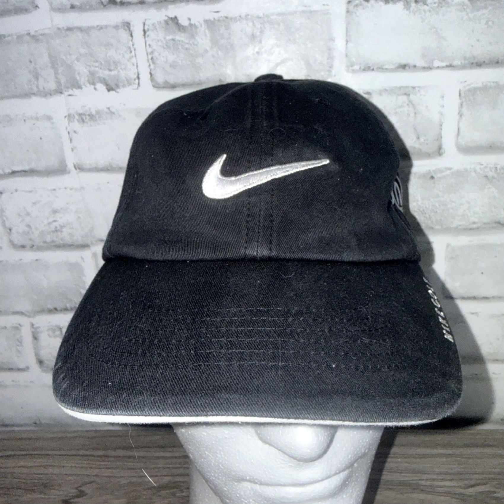 Nike VINTAGE Nike ONE PLATINUM GOLF Swoosh Hat Unisex Adults Black Adjustable One Size Size ONE SIZE - 5 Thumbnail