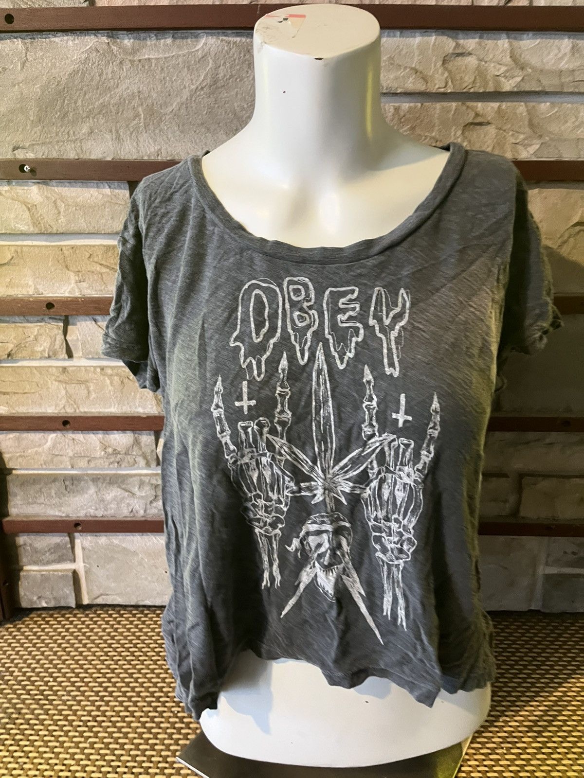 Obey Vintage OBEY HAS A POSSE T-Shirt Xs Size XS / US 0-2 / IT 36-38 - 1 Thumbnail