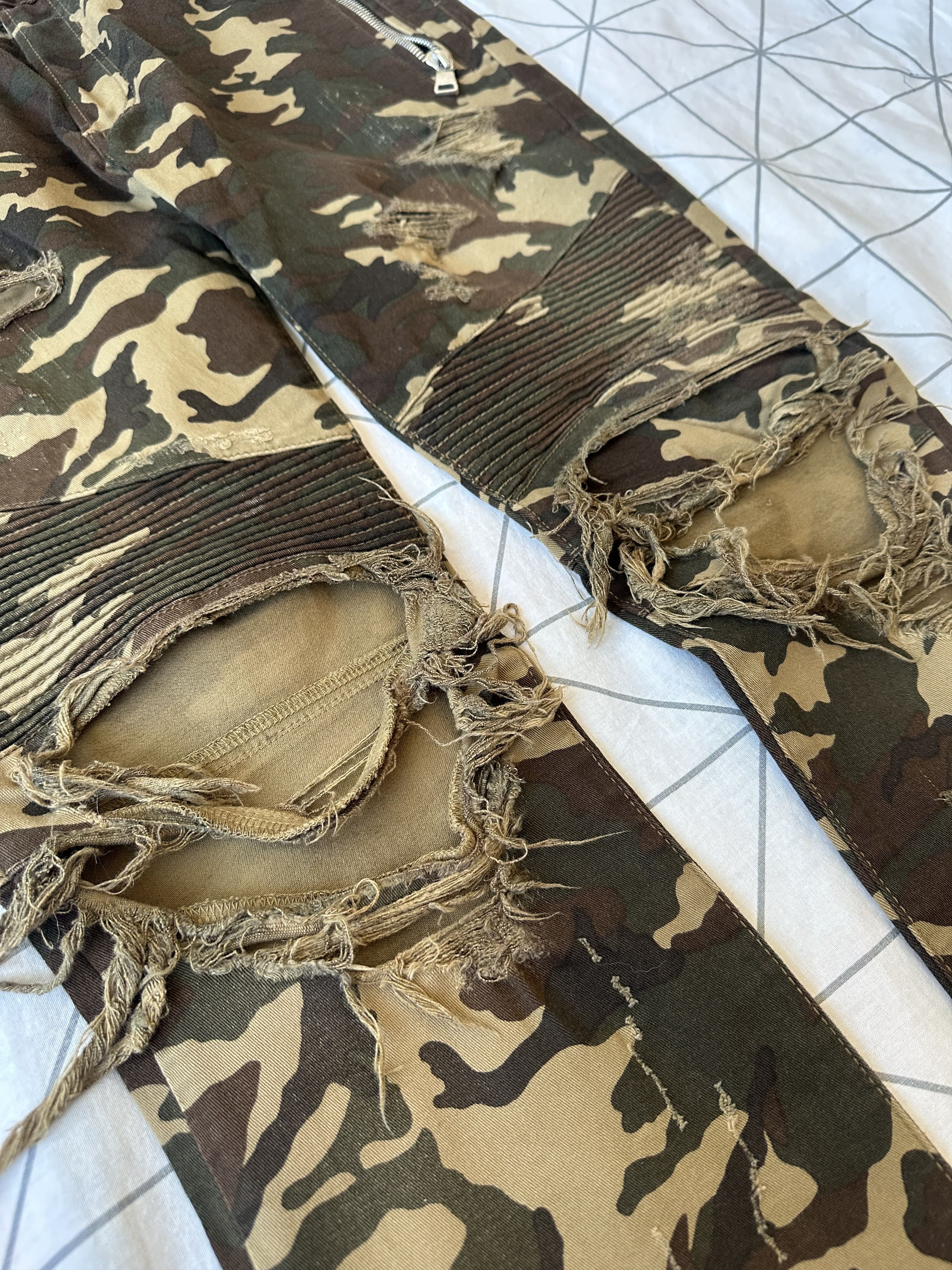 Balmain FW17 Balmain Distressed Camo Biker Denim Oliver Rousteing Size US 32 / EU 48 - 4 Thumbnail