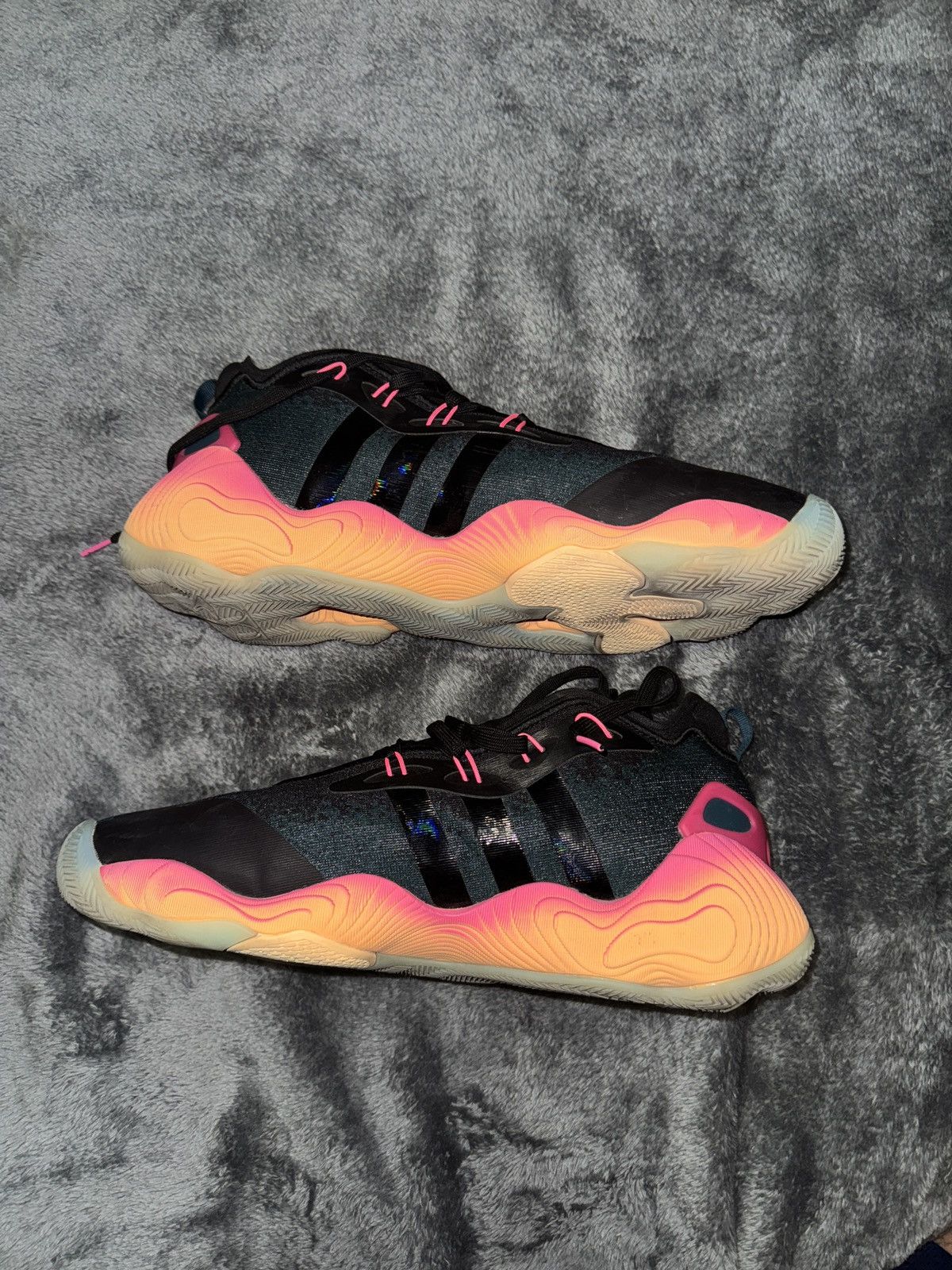 Adidas Adidas Trae Young 3 Size US 13 / EU 46 - 2 Thumbnail