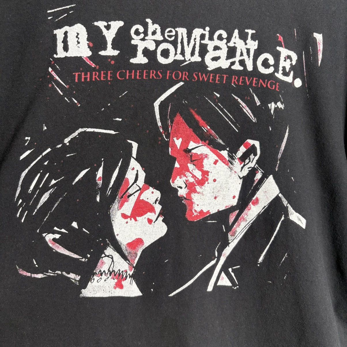 Band Tees Vintage Y2K My Chemical Romance Three Cheers Band Tee Size US M / EU 48-50 / 2 - 2 Thumbnail