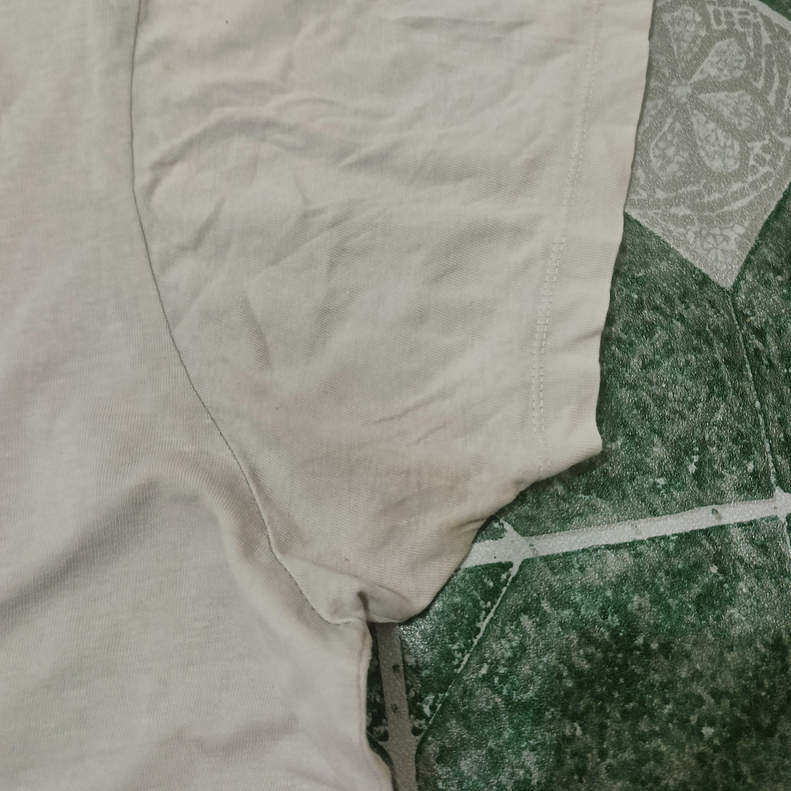 Anime VTG THRASHED Rare Japanese anima Totoro Distressed t shirt Size US M / EU 48-50 / 2 - 9 Thumbnail