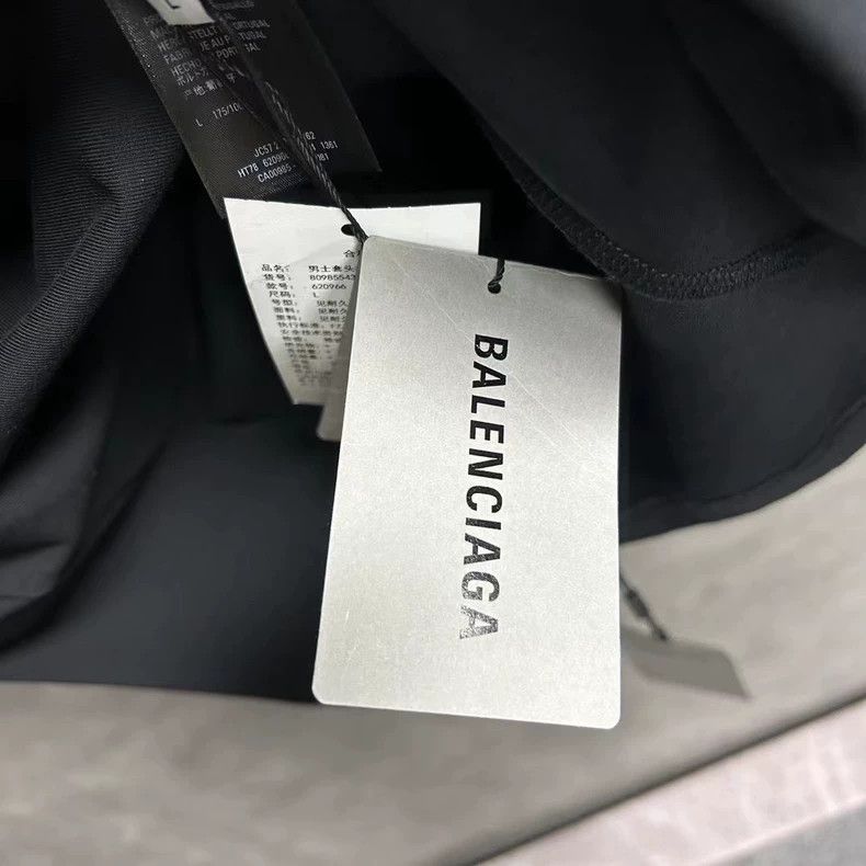 Balenciaga Balenciaga Black grimace print logo long sleeve Size US L / EU 52-54 / 3 - 6 Thumbnail