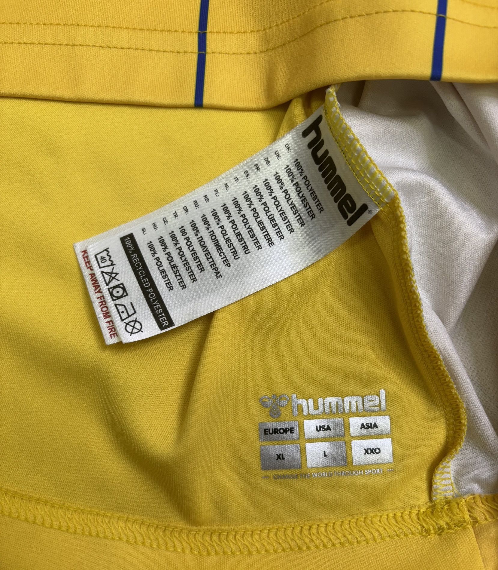 Hummel Everton 2022-2023 Iwobi #17 Hummel Football Jersey Size XL Size US XL / EU 56 / 4 - 19 Thumbnail