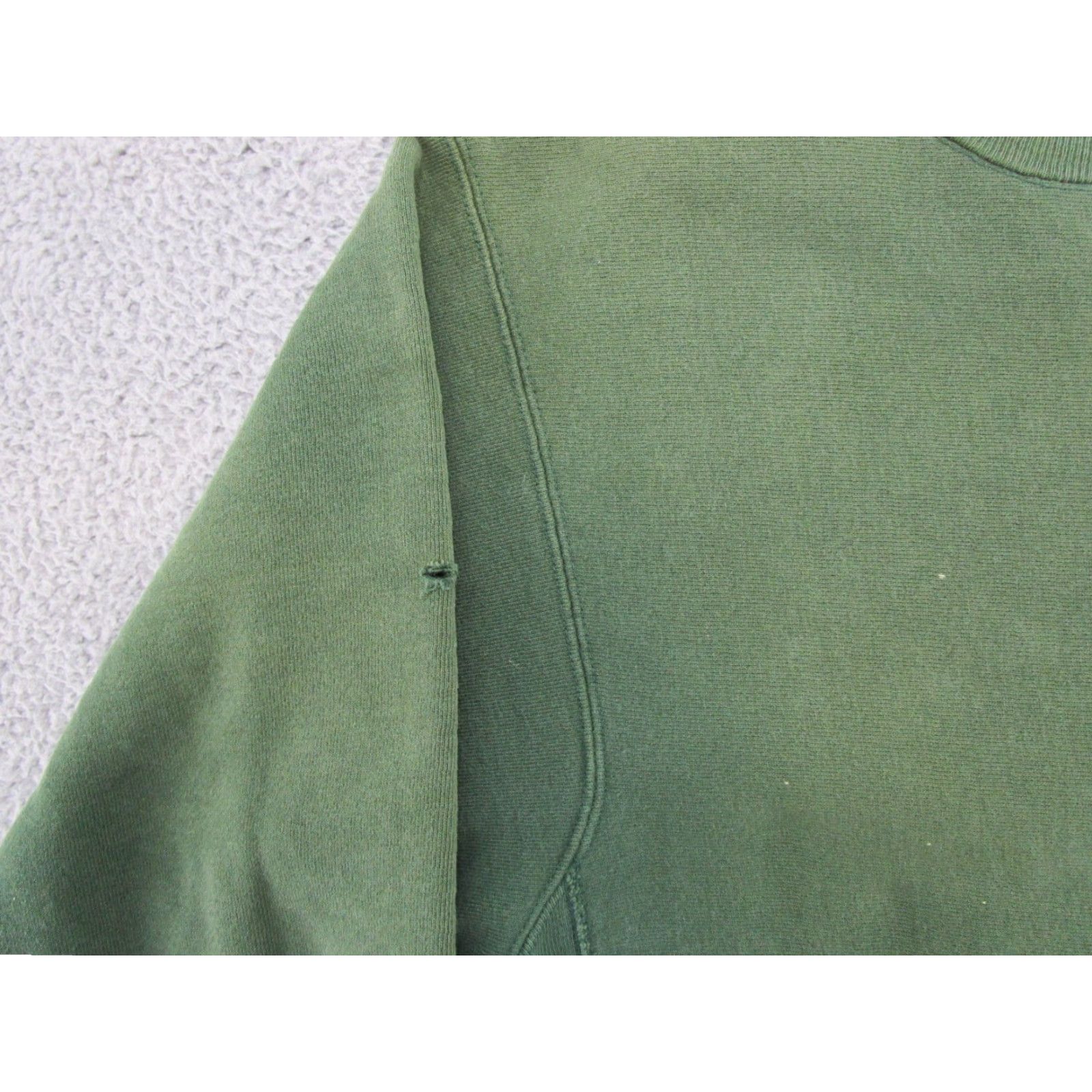 Champion VTG Champion Reverse Weave University Wisconsin La Crosse Sweatshirt SZ L READ Shirt Mens Green Lacrosse Reversible 90s Size US L / EU 52-54 / 3 - 4 Thumbnail