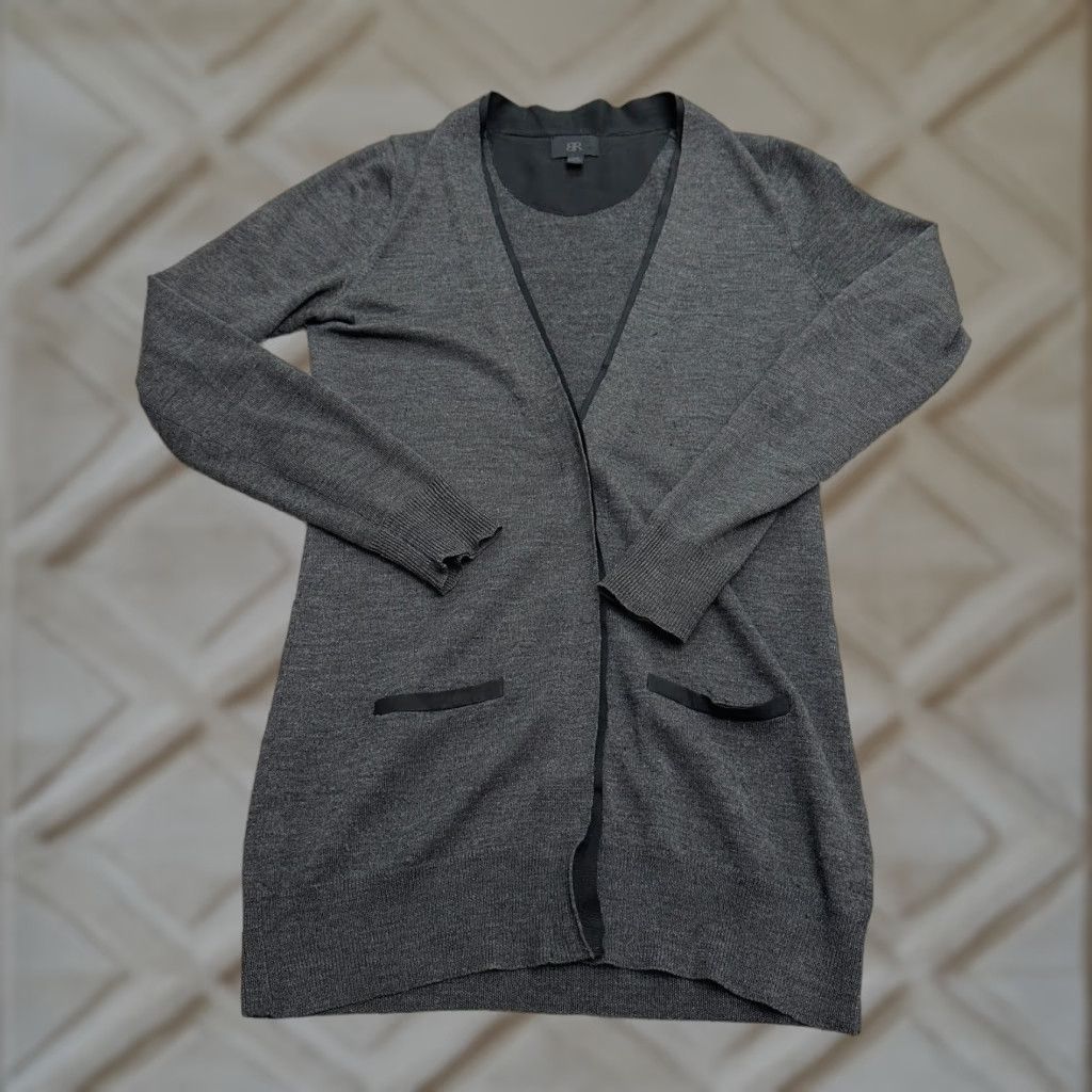 Banana Republic Banana Republic Cardigan Sweater Womens XS Dark Gray Solid Wool Knit Casual Classic Size XS / US 0-2 / IT 36-38 - 1 Thumbnail