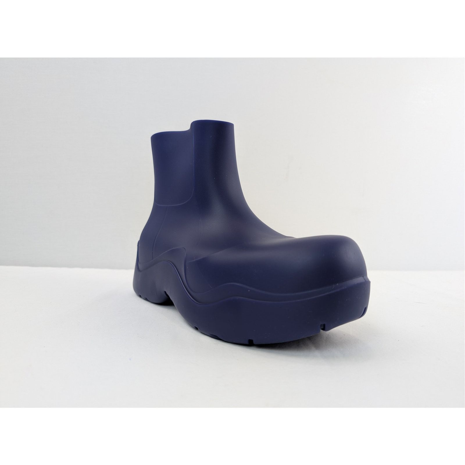 Bottega Veneta o1rshd1 Matt Rubber Puddle Ankle Boot in Unicorn Size US 9 / EU 42 - 2 Thumbnail