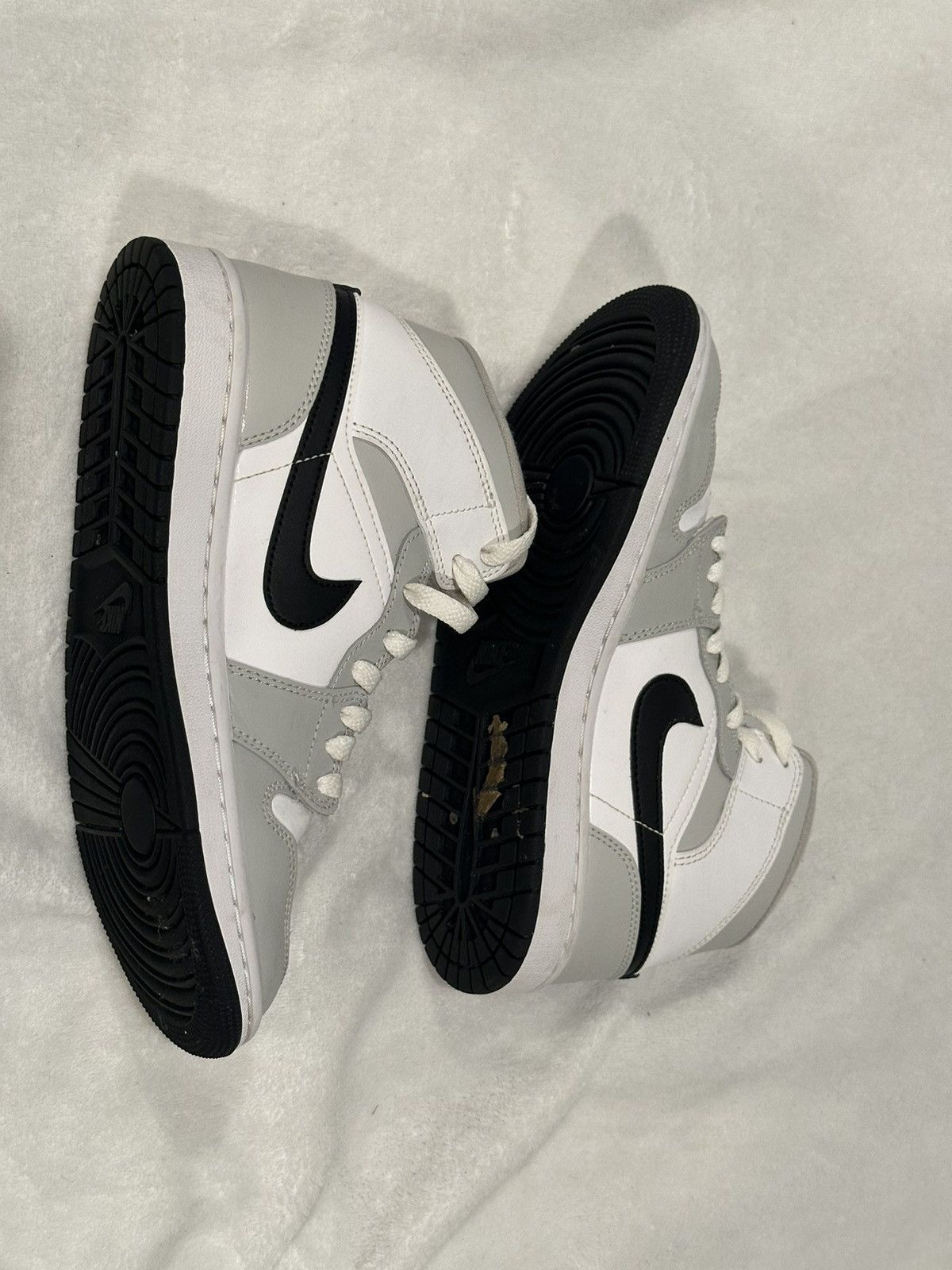 Nike Nike Jordan 1 Mid - Light Smoke Grey (Women’s) Size US 7 / IT 37 - 2 Thumbnail