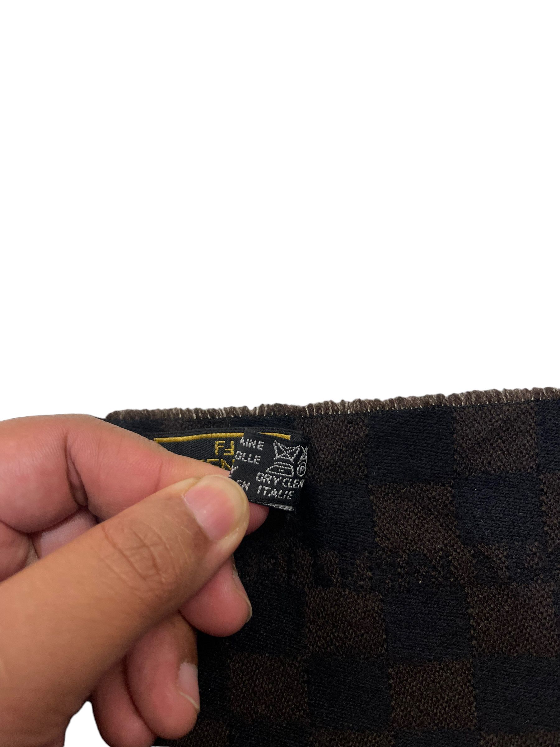 Fendi FENDI Scarf/ Muffler/ Wool Size ONE SIZE - 8 Thumbnail
