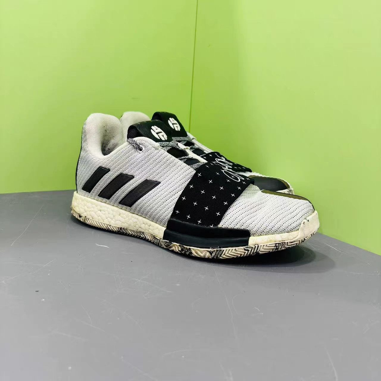 Adidas adidas Harden 3 Low Top Basketball Shoes K15 Size US 9.5 / EU 42-43 - 4 Thumbnail