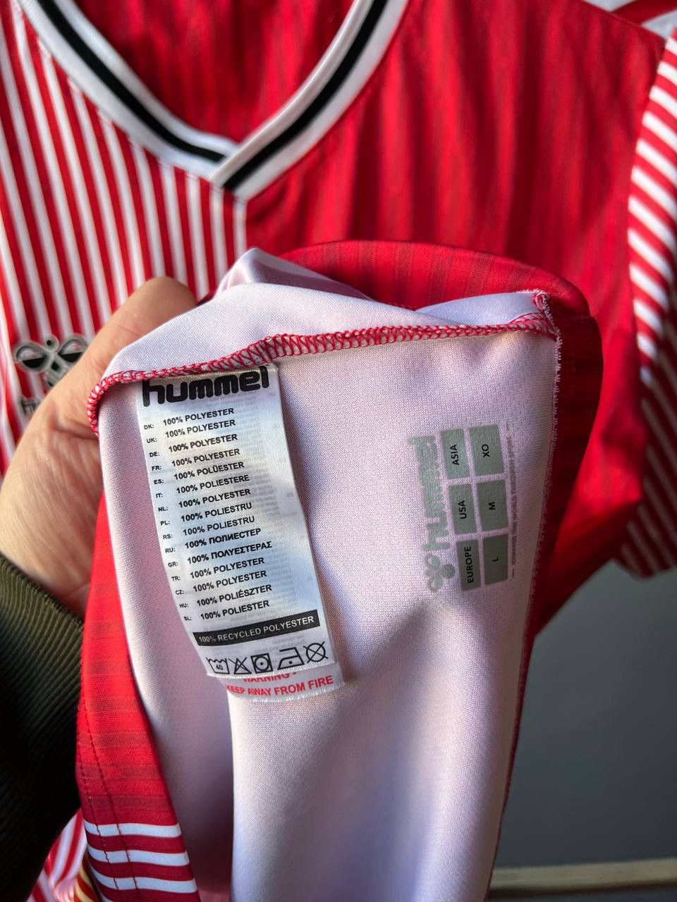 Hummel 2023/24 SOUTHAMPTON FC HOME SOCCER JERSEY FOOTBALL SHIRT L Size US L / EU 52-54 / 3 - 7 Thumbnail