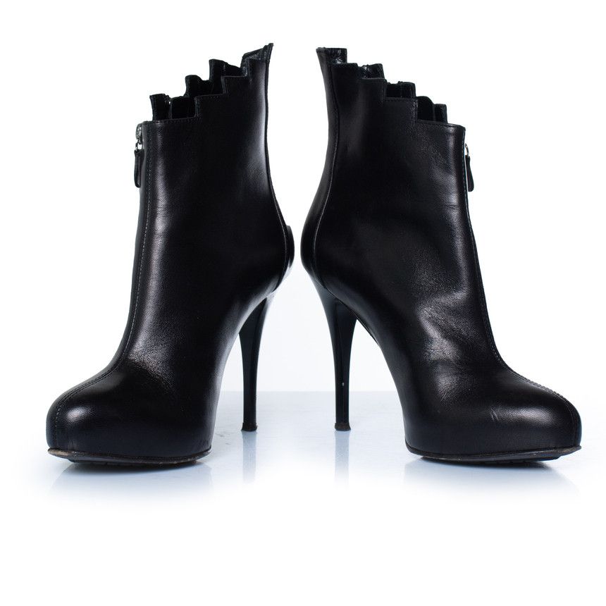Giuseppe Zanotti Giuseppe Zanotti, black leather ankle zipper boots Size US 6.5 / IT 36.5 - 6 Thumbnail