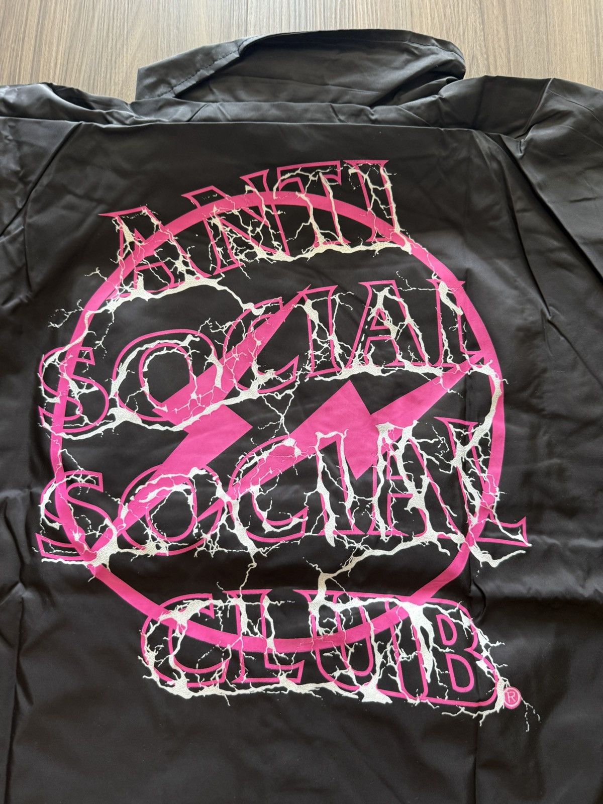 Anti Social Social Club × Fragment Design ASSC x Fragment Lightning Logo Coach Jacket Black/Pink - L Size US L / EU 52-54 / 3 - 6 Thumbnail