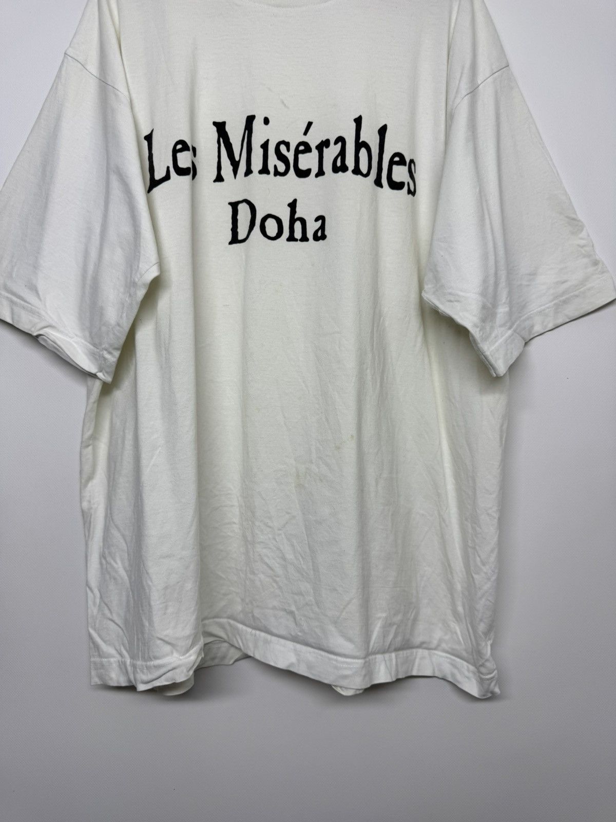 Vintage Vintage Les Miserable London T-Shirt 00’s Size US XXL / EU 58 / 5 - 7 Thumbnail