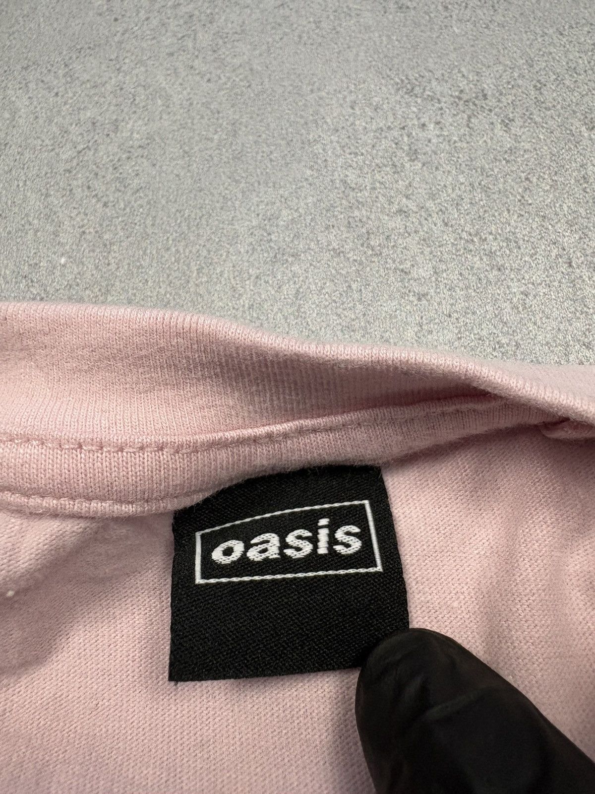 Band Tees Oasis Definitely Maybe Debut Album Pink Band T-Shirt 2025 S Size US S / EU 44-46 / 1 - 11 Thumbnail