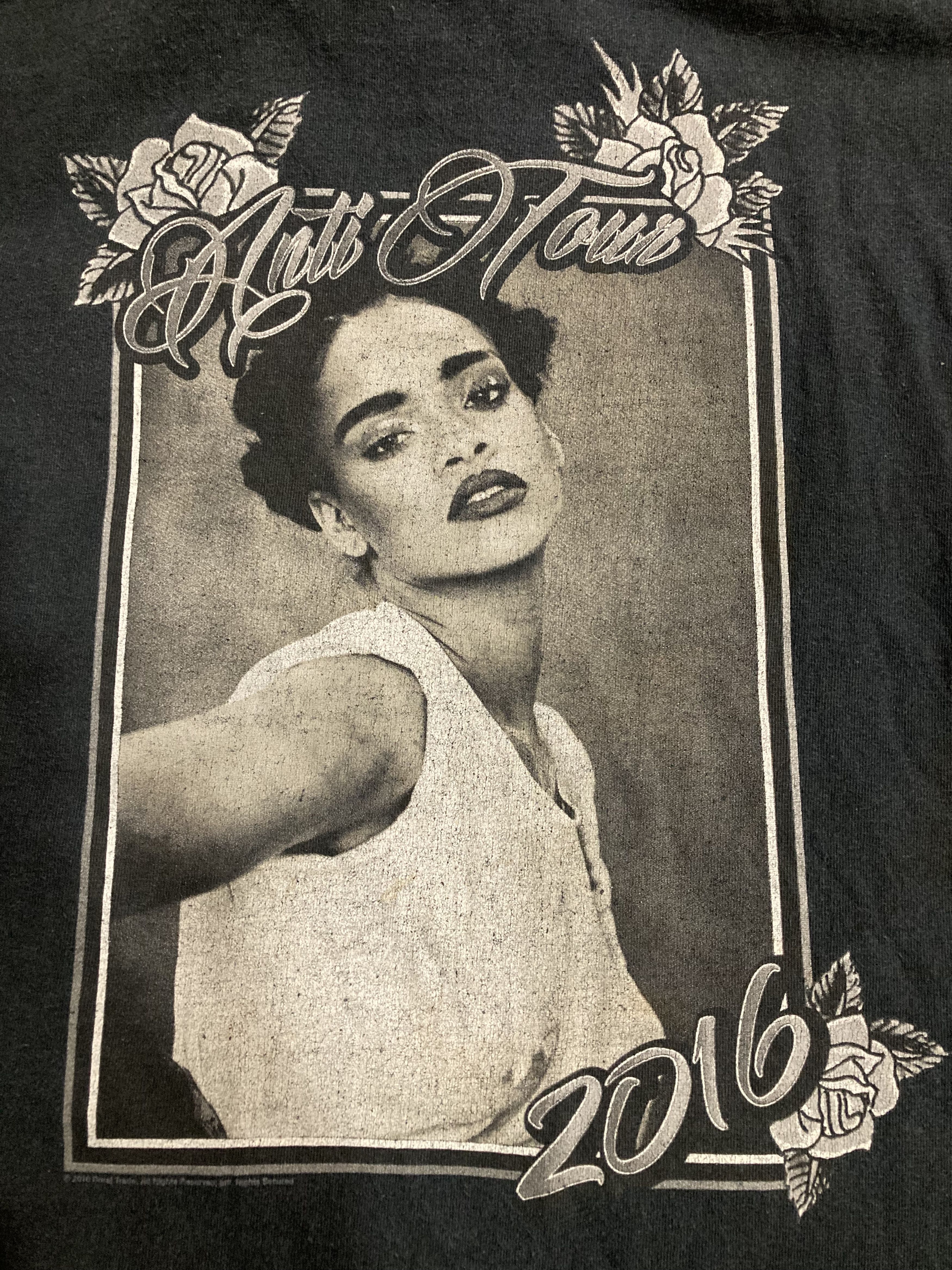Band Tees Rihanna Anti World Tour 2016 Long Sleeve Graphic Tee Size US XL / EU 56 / 4 - 4 Thumbnail