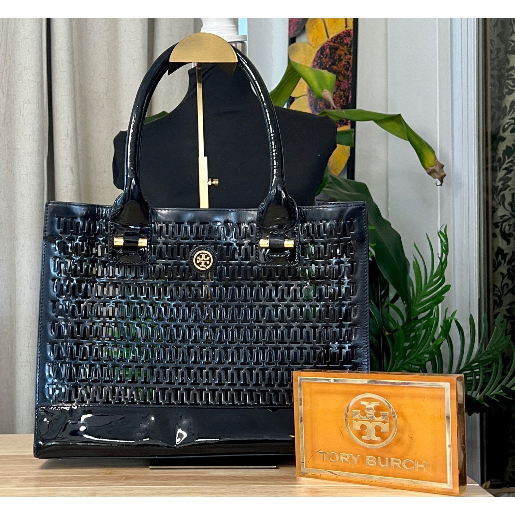 Tory Burch ✺✺ AUTHENTIC TORY BURCH Black Robinson Cut Out Tote ✺✺ Size ONE SIZE - 1 Thumbnail