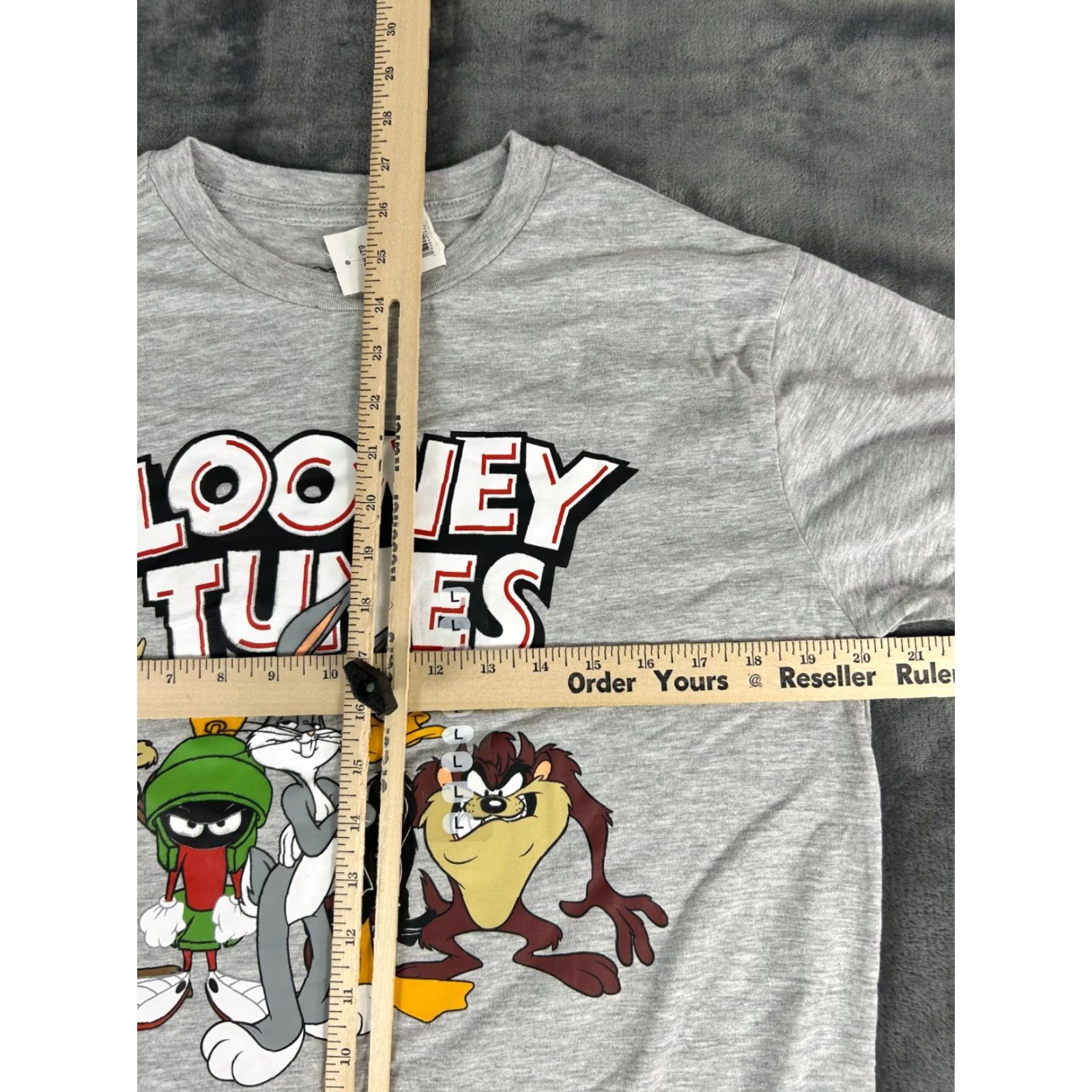 Vintage Looney Tunes Graphic Tee Men’s Large Heather Grey NWT crew neck Bugs Bunny Daffy Duck Taz Marvin the Martian 80s 90s Cartoon Retro Card Size US L / EU 52-54 / 3 - 4 Thumbnail
