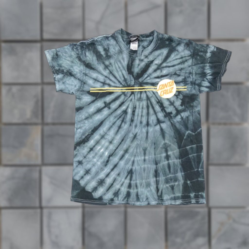 Vintage VINTAGE Santa Cruz Shirt Adult Medium Gray Skateboards Tee Short Sleeve Crew Neck All Seasons Mens Size US M / EU 48-50 / 2 - 1 Thumbnail