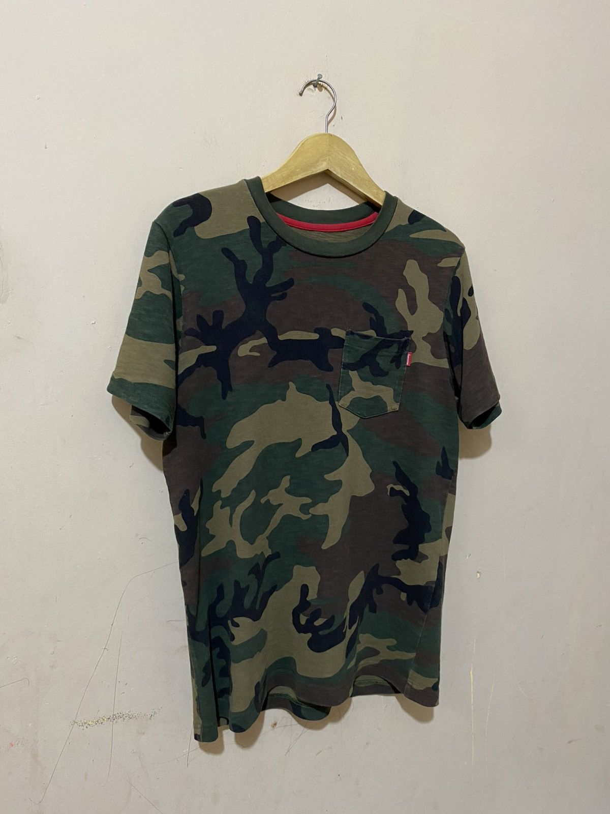 Supreme Supreme Camo Pocket Tshirt Size US S / EU 44-46 / 1 - 2 Thumbnail