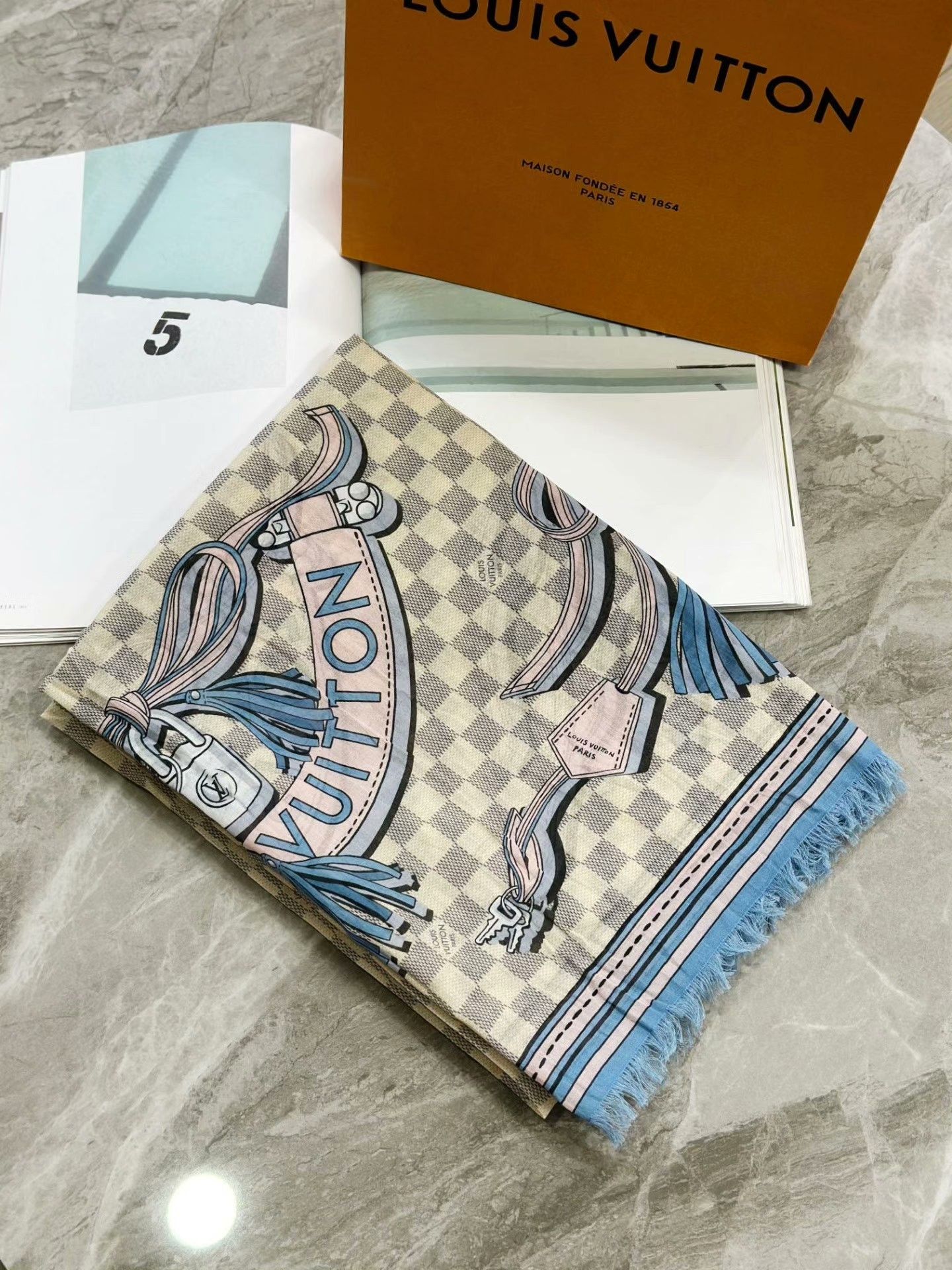 Louis Vuitton Louis Vuitton Damier Check Scarf Size ONE SIZE - 1 Thumbnail
