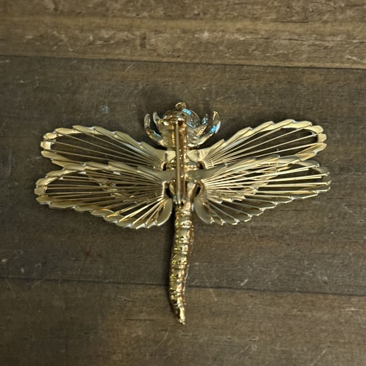 Monet Vintage Monet white and gold dragonfly brooch Size ONE SIZE - 5 Thumbnail