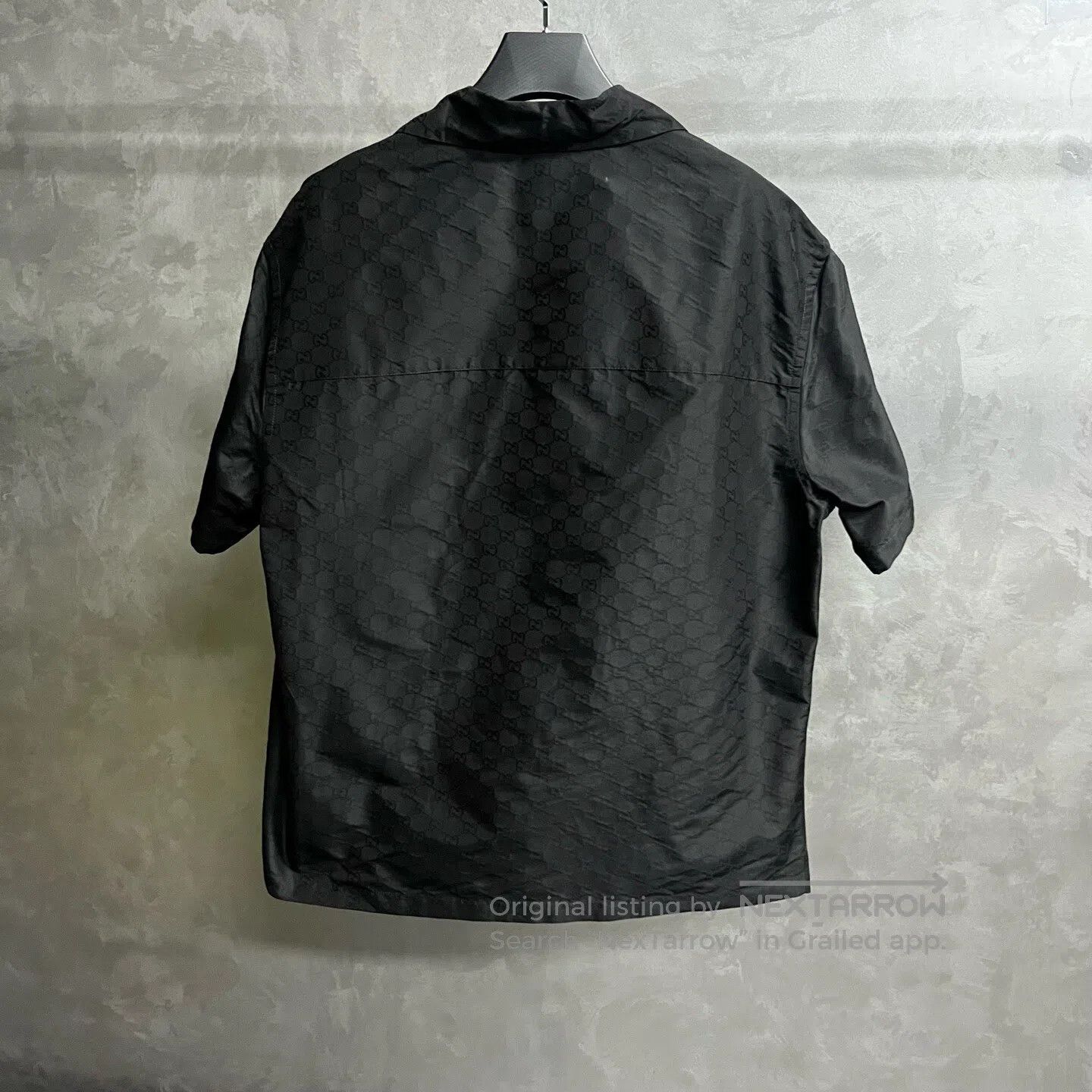 Gucci Guicci Short-sleeved, collar-tipped, buttoned, solid-color Size US M / EU 48-50 / 2 - 5 Thumbnail