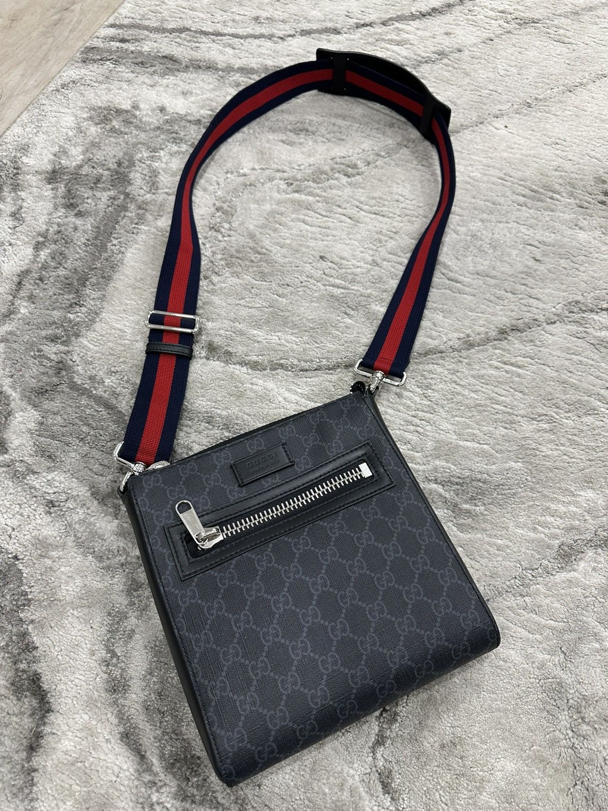 GUCCI GG BLACK SMALL MESSENGER BAG