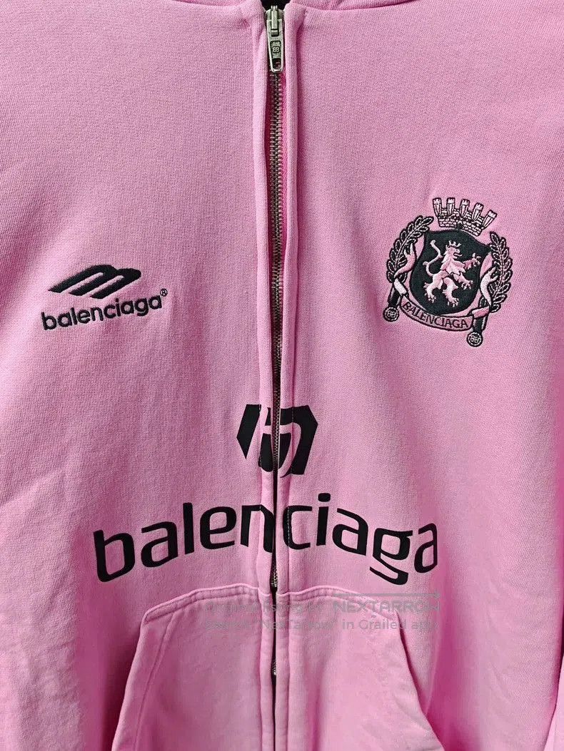 Balenciaga Balenciaga Manchester United Soccer Hoodie. Size US XS / EU 42 / 0 - 3 Thumbnail