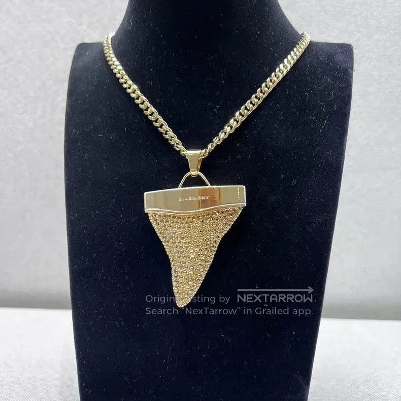 Givenchy Givenchy Shark Tooth Gold Necklace. Size ONE SIZE - 3 Thumbnail