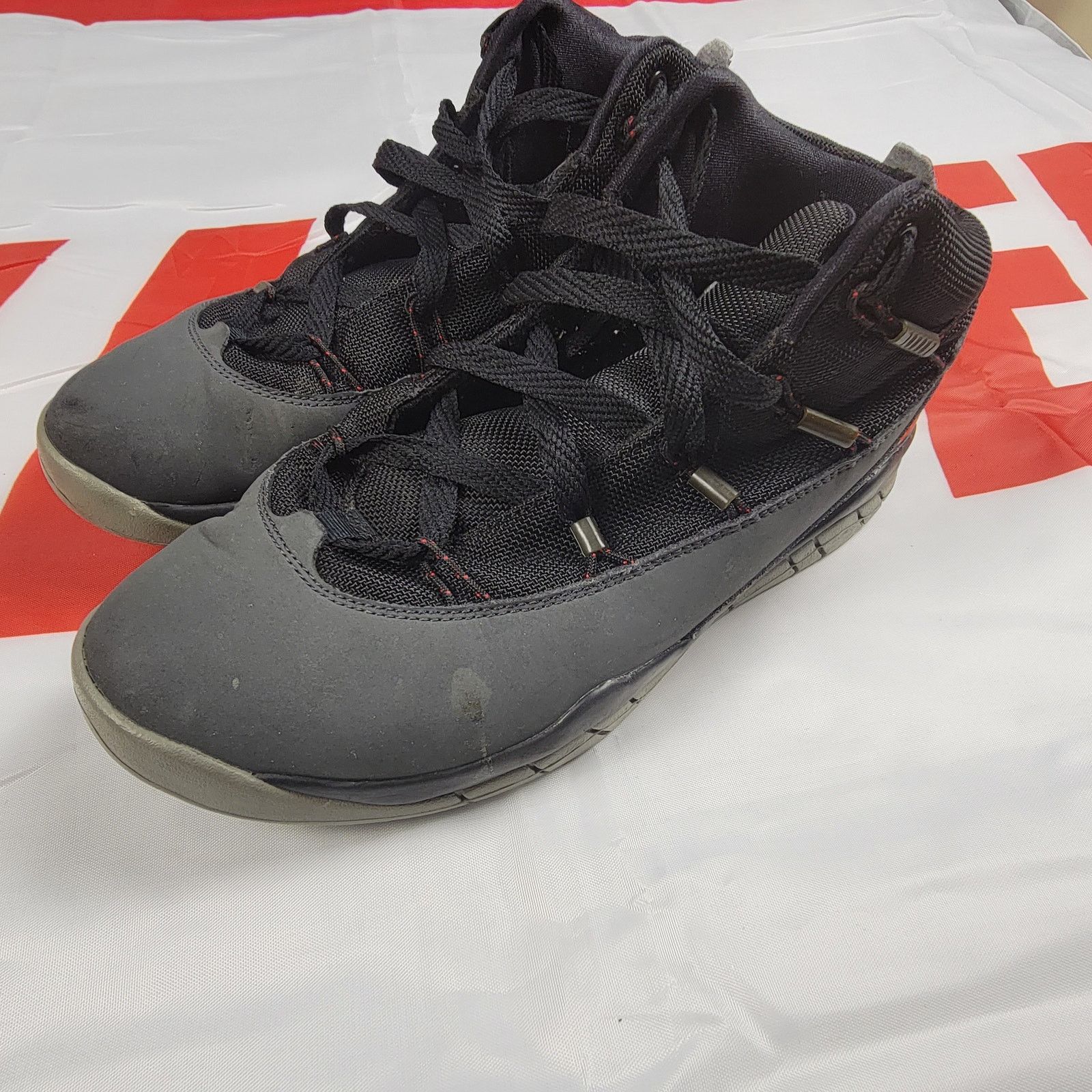 Jordan Brand Jordan Prime Flight GS 'Black Gym Red' Sz 7Y 616861 004 (82) Size US 7 / EU 40 - 2 Thumbnail