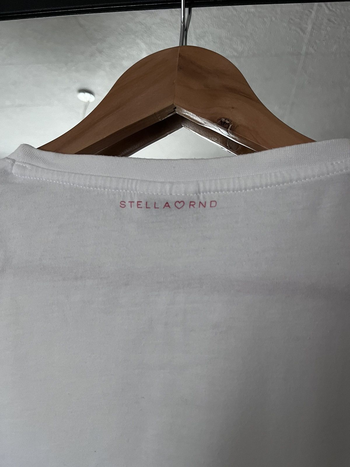 Vintage Comic Relief Stella McCartney David Bailey White Tee Size US L / EU 52-54 / 3 - 8 Thumbnail