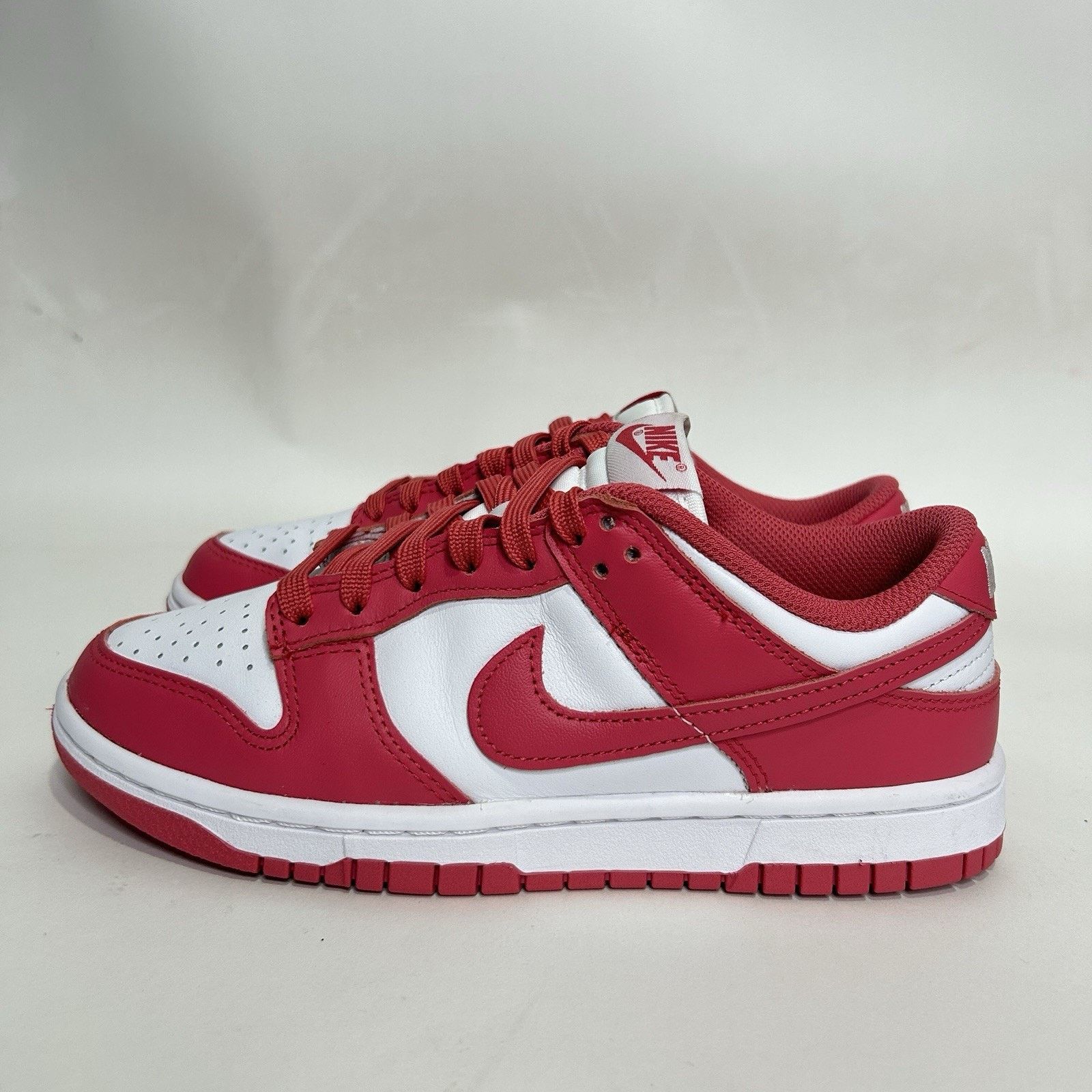 Nike Nike Dunk Low WMNS “Archeo Pink” Size US 6.5 / IT 36.5 - 5 Thumbnail