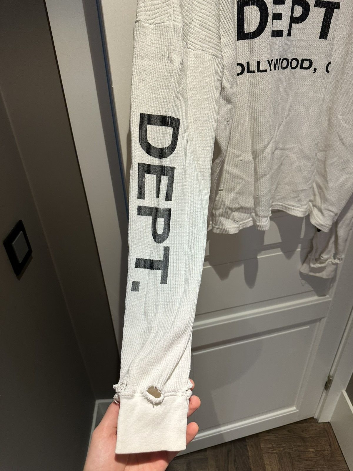 Gallery Dept. Distressed long sleeve Size US L / EU 52-54 / 3 - 5 Thumbnail