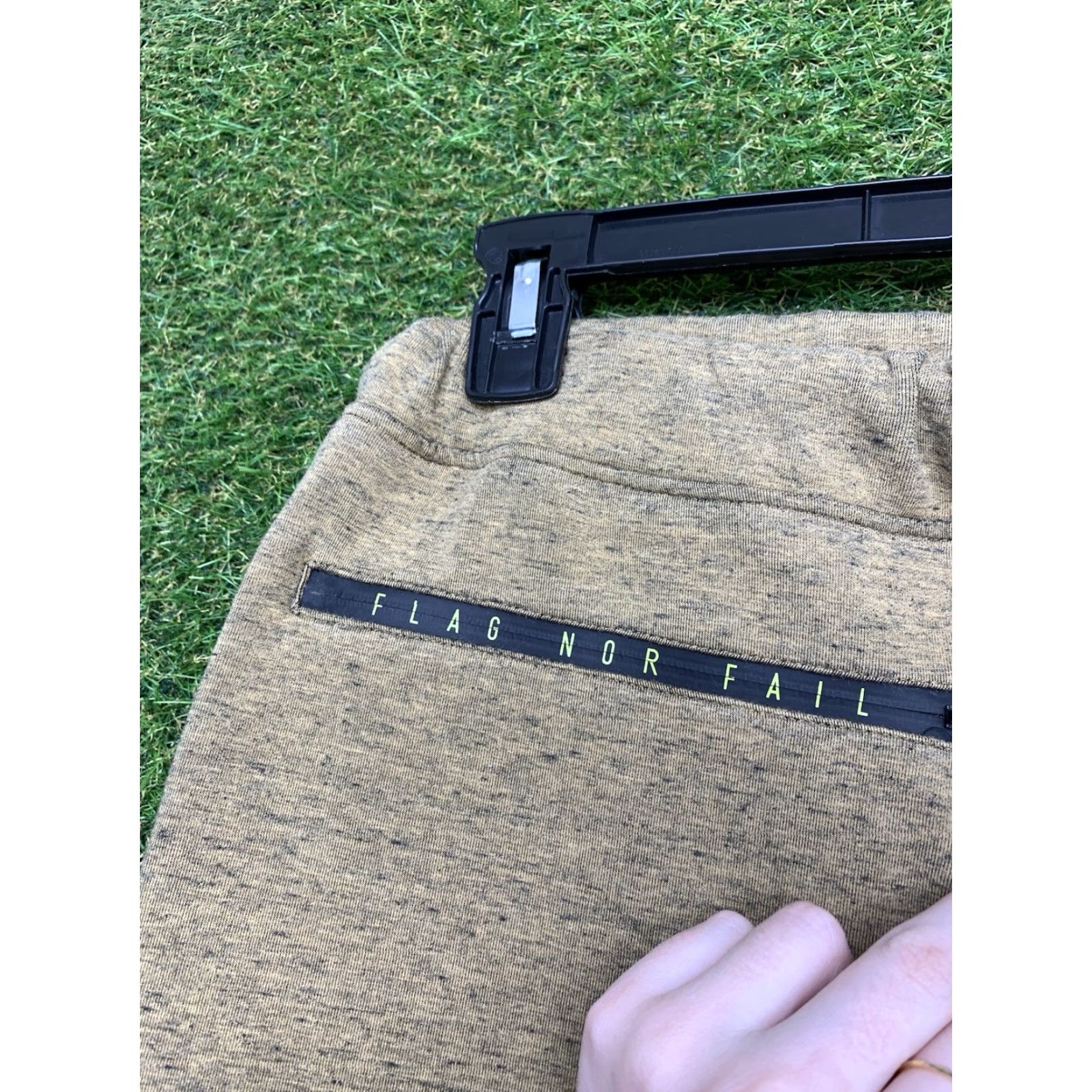 Vintage FLAG NOR FAIL Pants Mens M Jogger Beige Performance Stretch Gym Training Athleisure Size US 31 - 6 Thumbnail